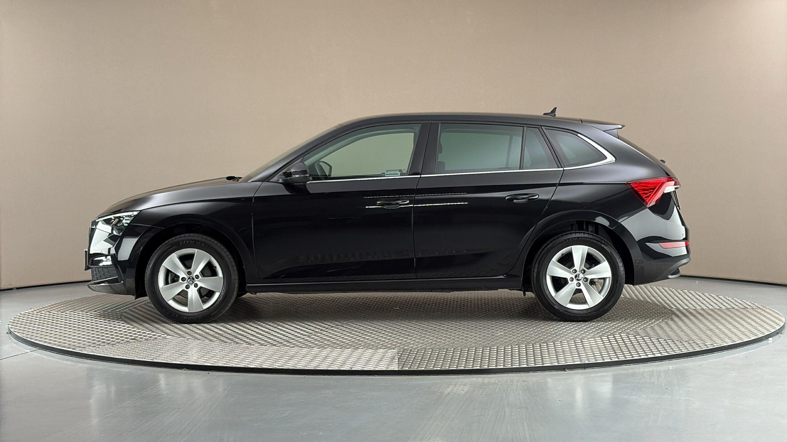 Škoda Scala, 1.0 TSI DSG Style - fotka 4