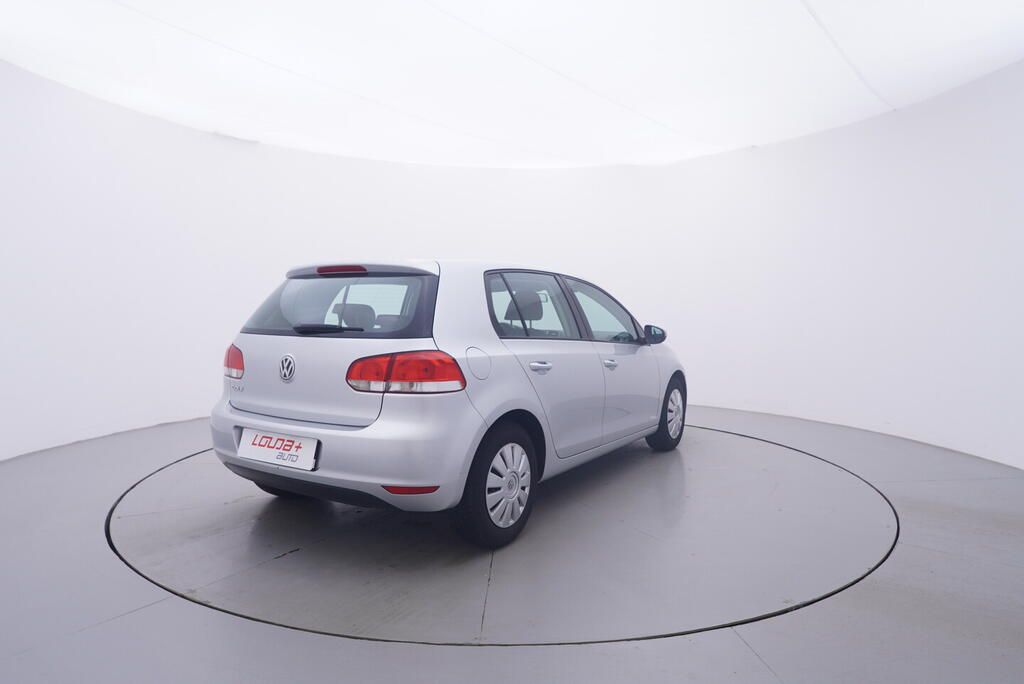 Volkswagen Golf, Trendline 1.4 16V 59 kW - fotka 5