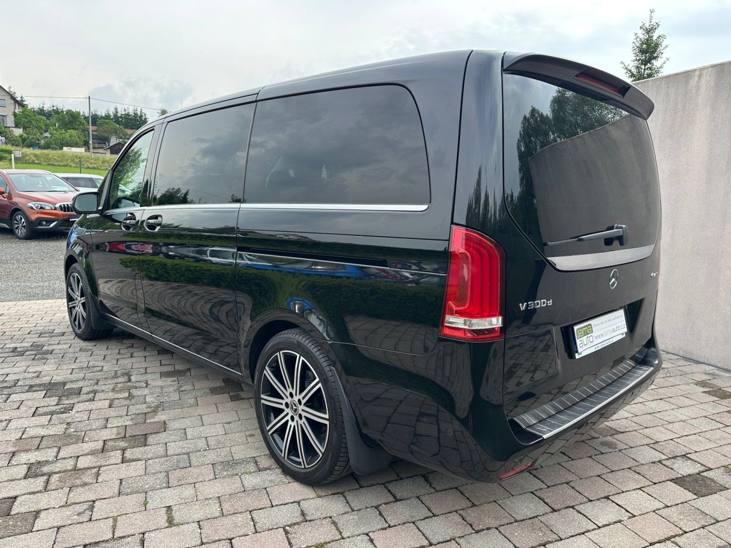 Mercedes-Benz Třídy V, V300d 176kW 4x4 AVANTGARDE AMG - fotka 6