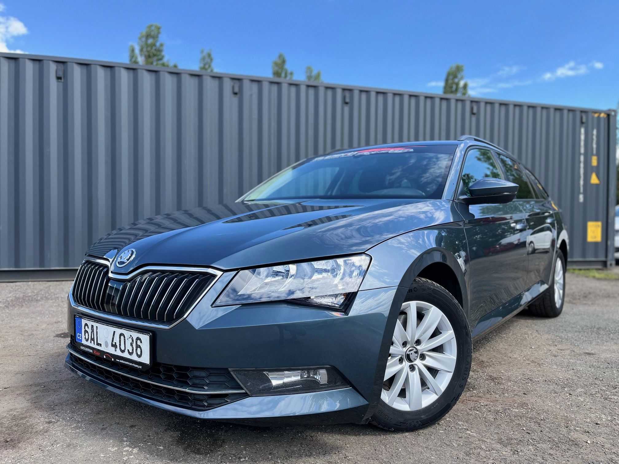 Škoda Superb, 2,0 TDI - fotka 2