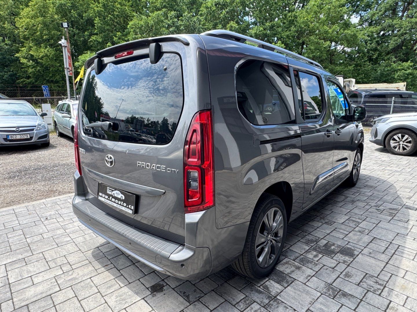 Toyota Proace City Verso, 1.2, 7míst, automat - fotka 5