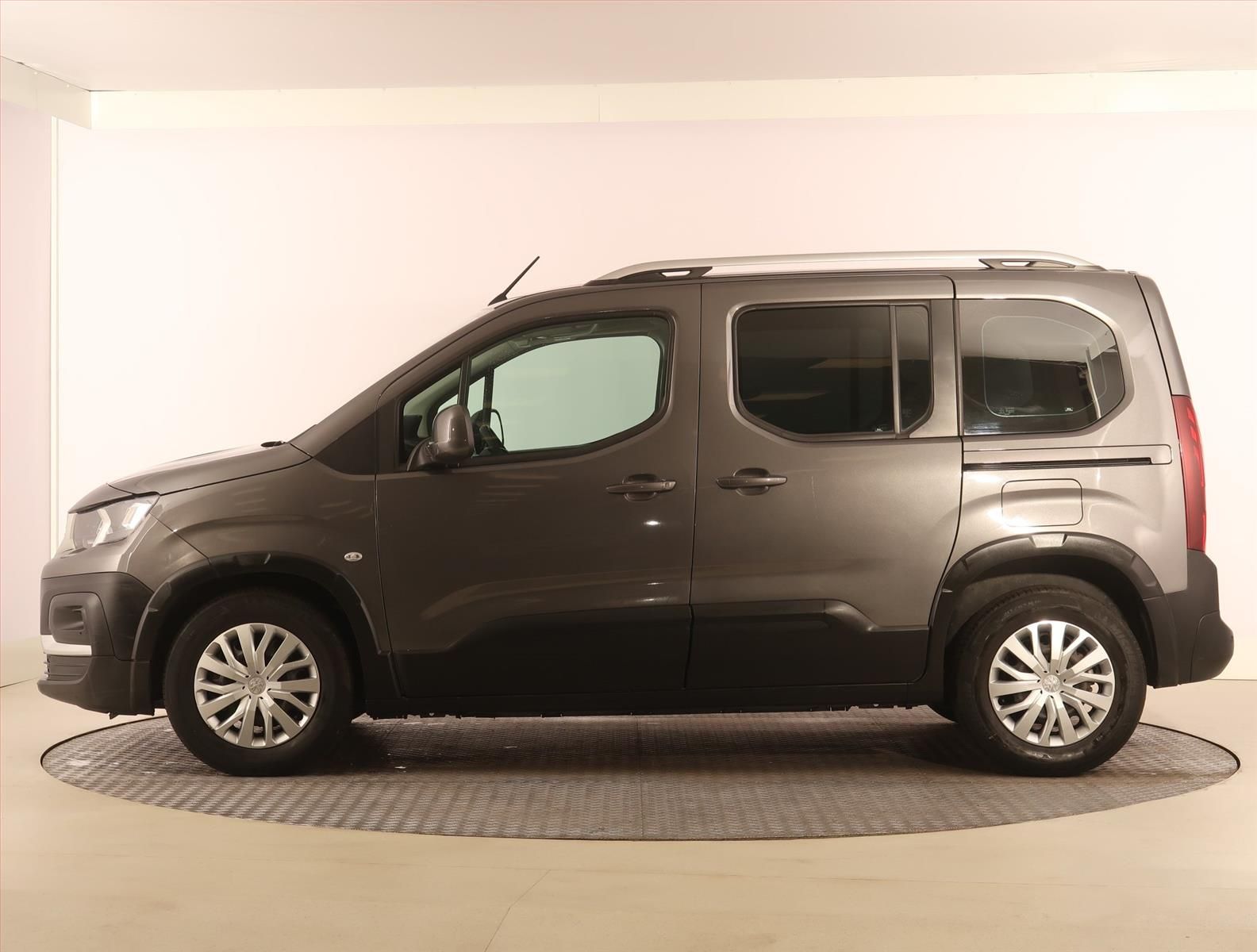 Peugeot Rifter, 1.2 PureTech, Active, 7Míst - fotka 3