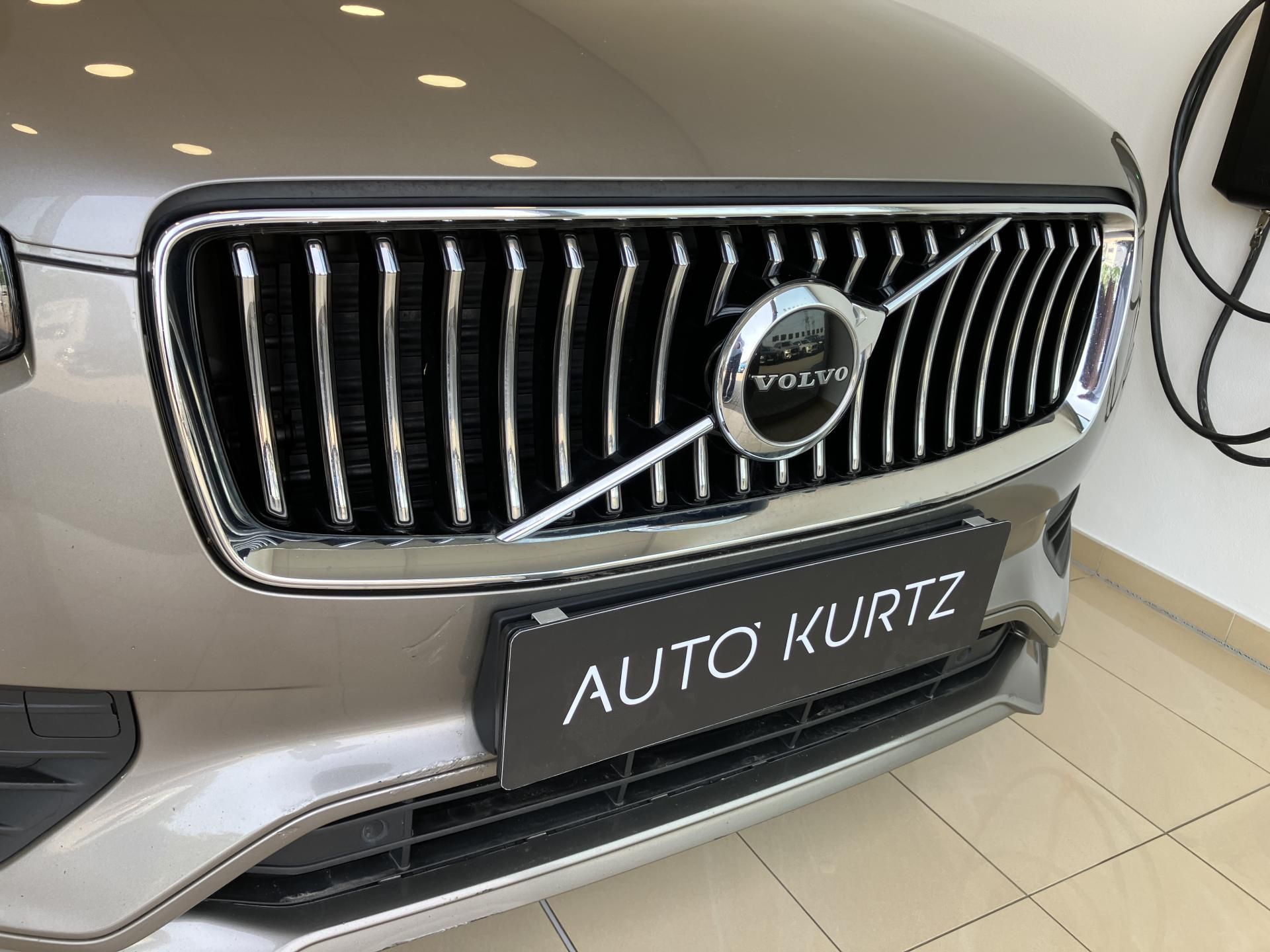 Volvo XC90, B5 AWD Momentum AT8 - fotka 3