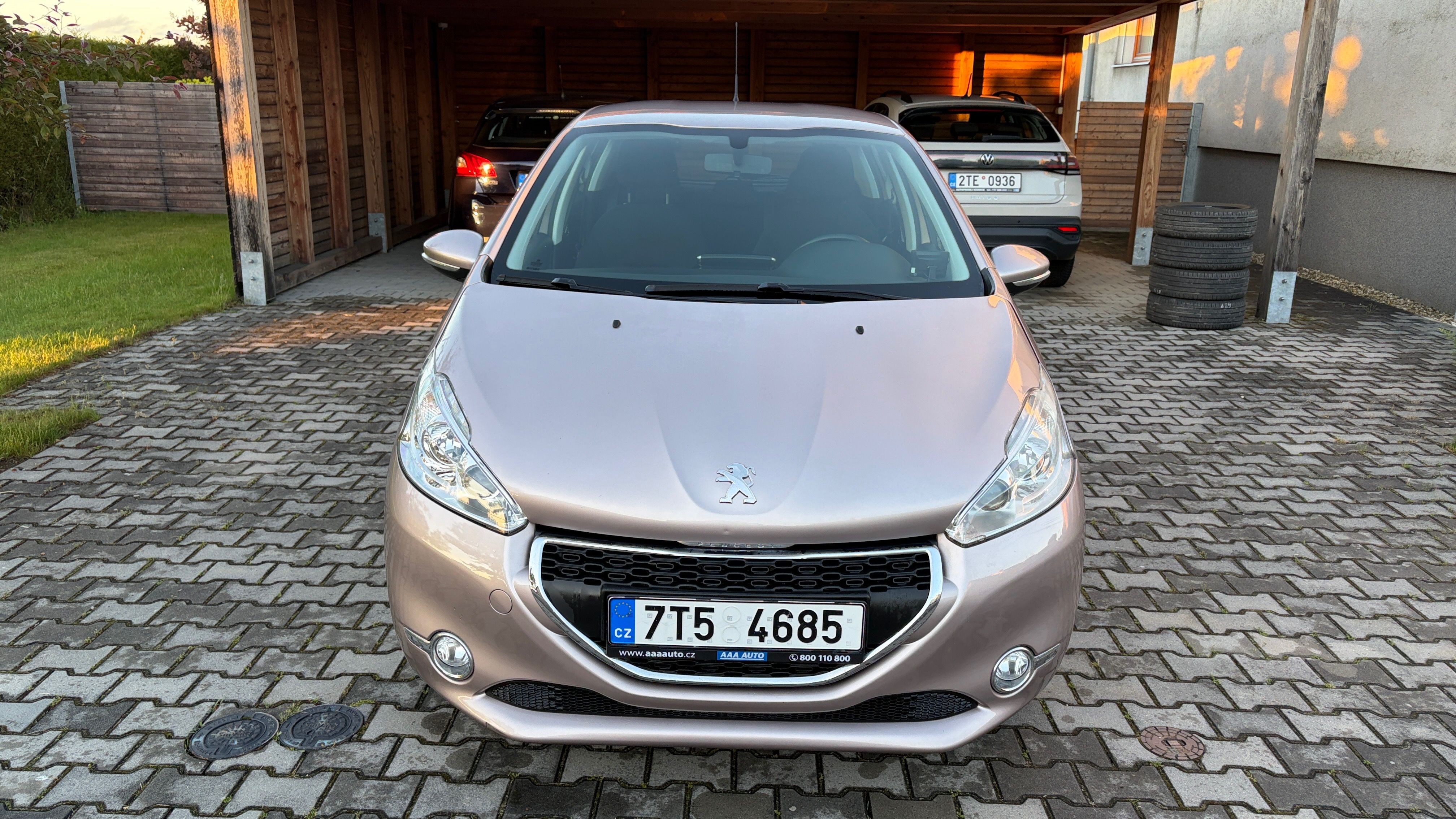 Peugeot 208, Peugeot 208 1.4, 71 kW, CEBIA - fotka 2