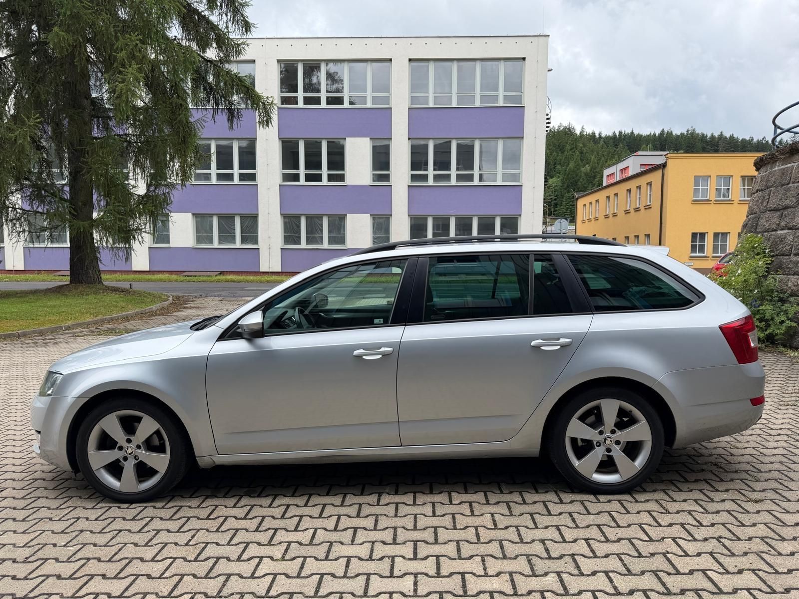 Škoda Octavia, 2,0 TDI 4x4 /servis.kn. /110kW - fotka 2