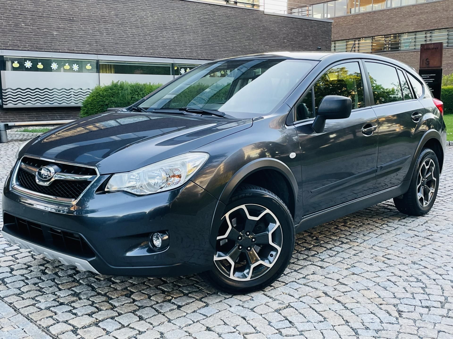 Subaru XV, 1.6i 4x4 1MAJ TAŽNÉ SERVISKA - fotka 2