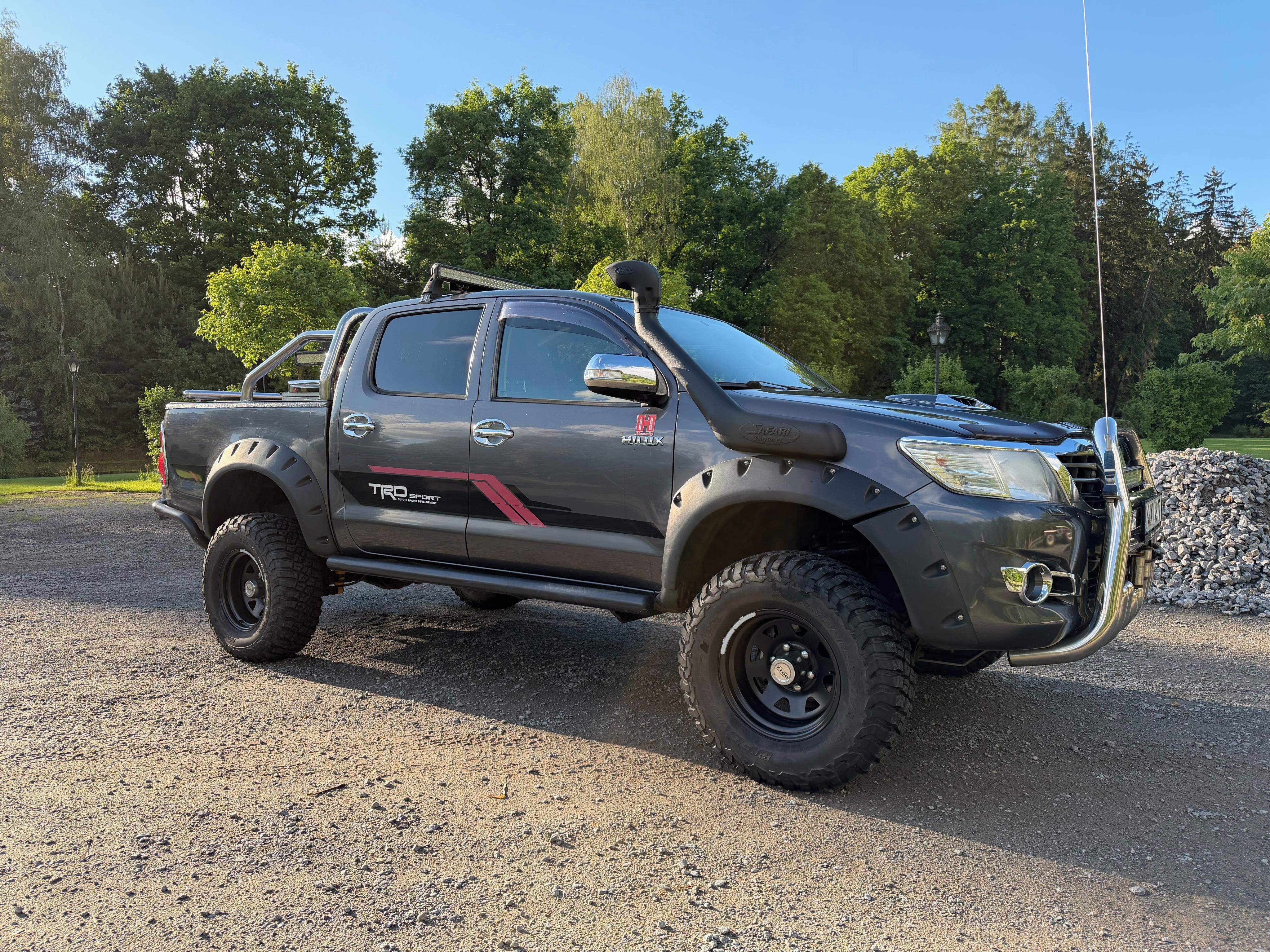 Toyota Hilux, 2.4 , OFFROAD - fotka 2