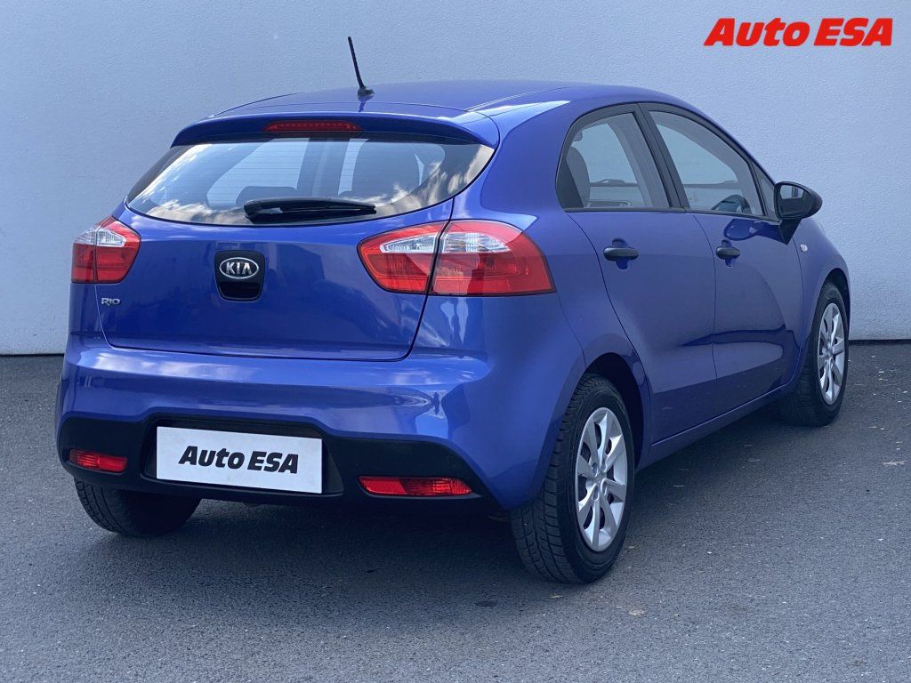 Kia Rio, 1.2i,servis.kniha,AC - fotka 4