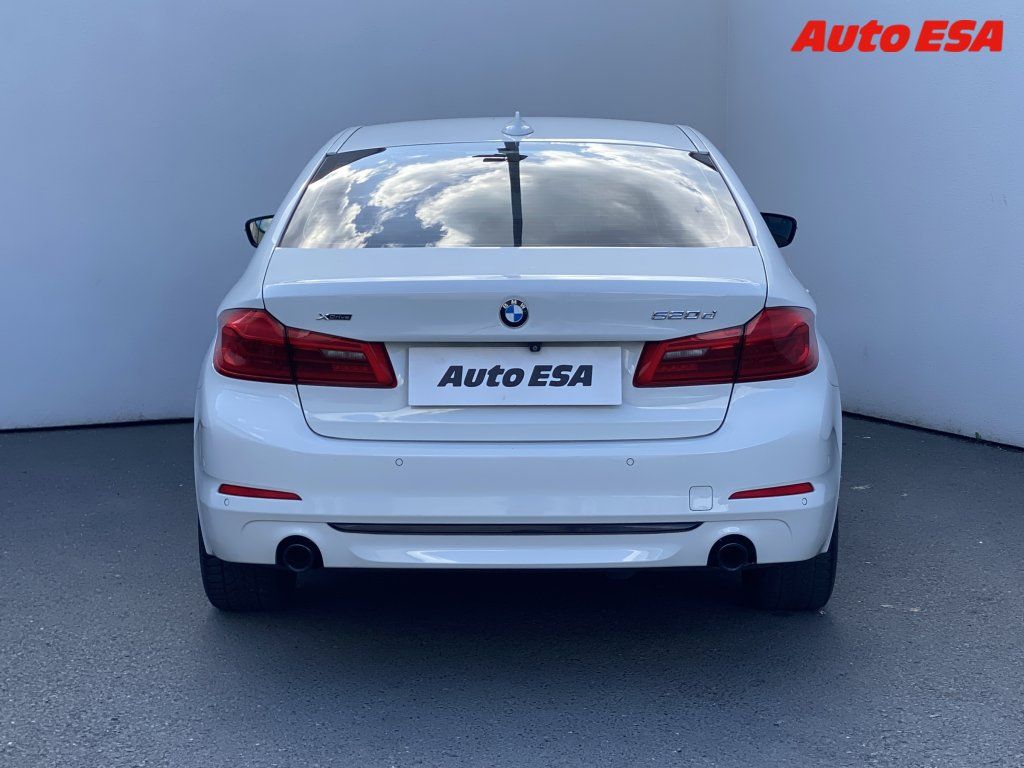 BMW Řada 5, 2.0d 520D - fotka 5