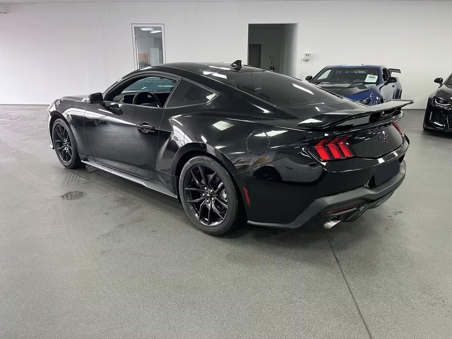 Ford Mustang, MUSTANG 2,3l EcoBoost Premium/ - fotka 2