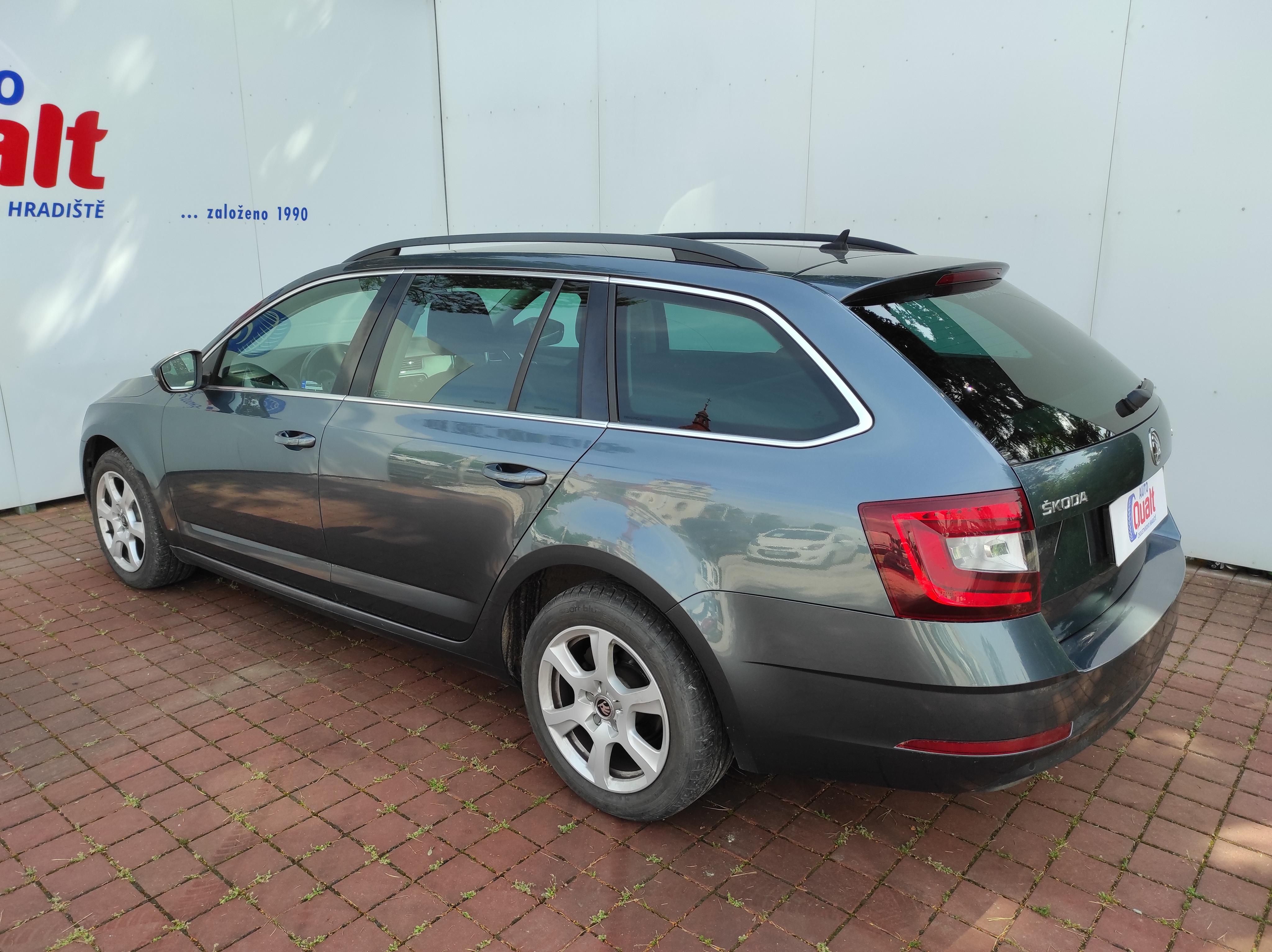 Škoda Octavia, Kombi 1.6 TDi STYLE, DSG, ČR - fotka 6