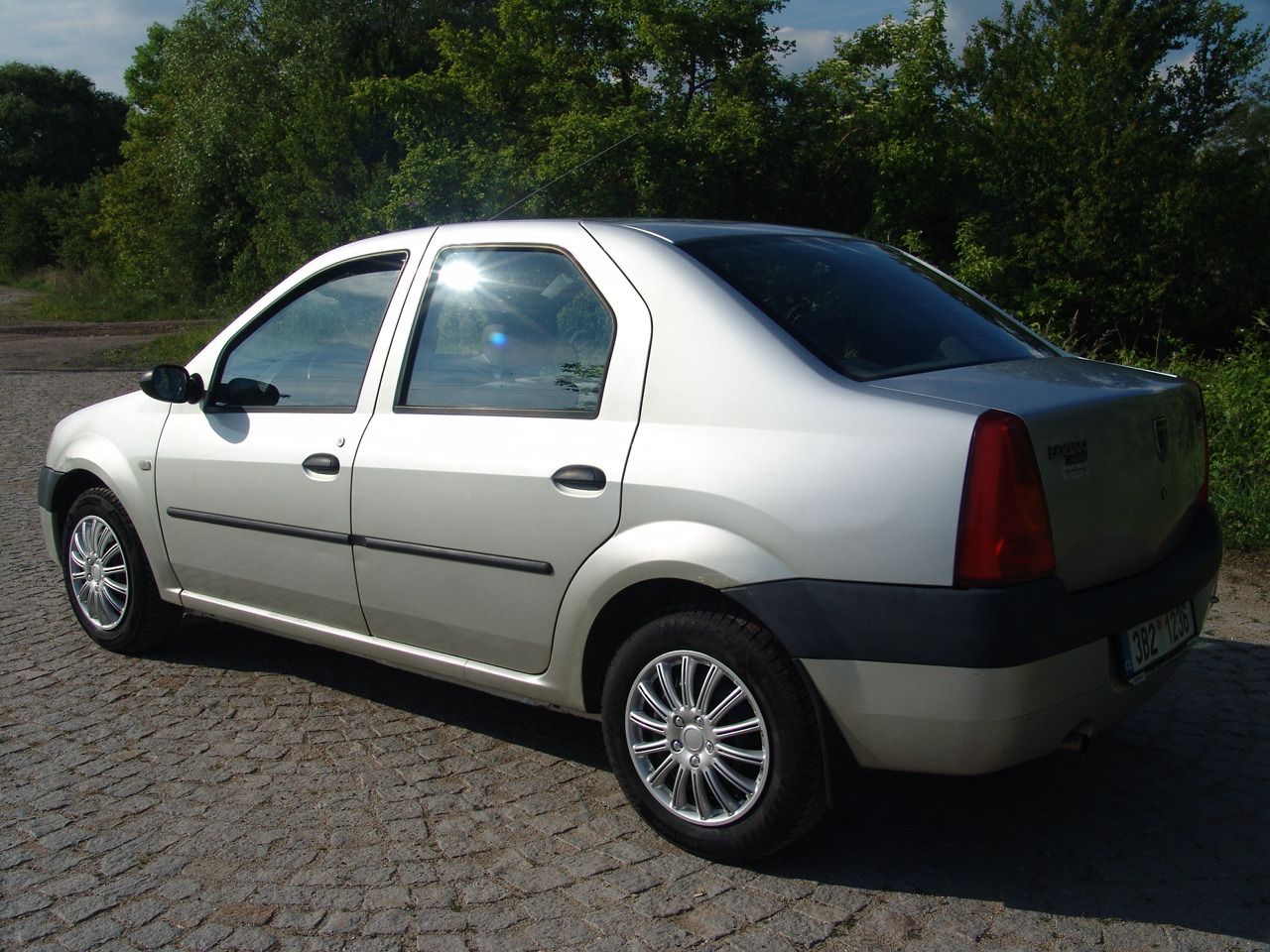 Dacia Logan, 1.6 MPi 64KW - fotka 4