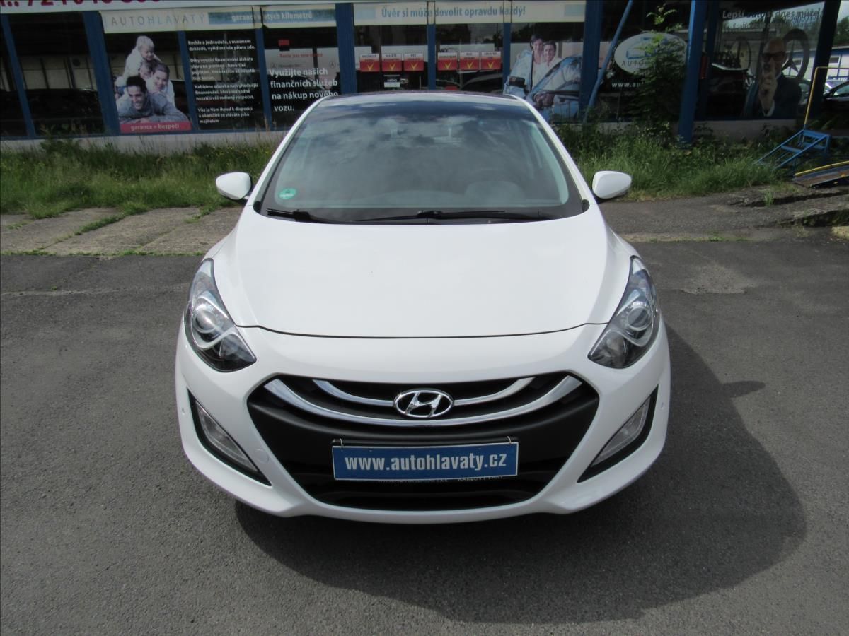 Hyundai i30, 1,6 GDI 99kW Automat - fotka 2
