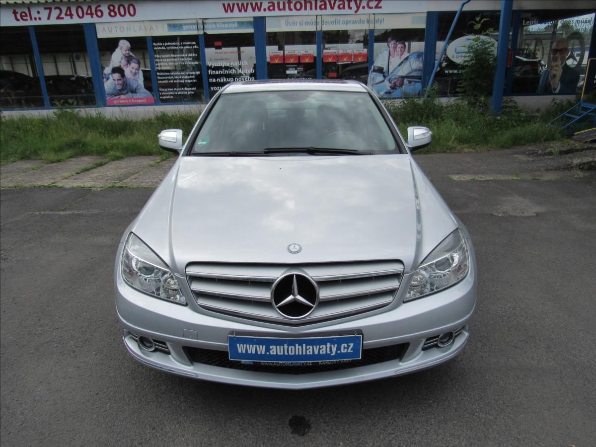 Mercedes-Benz Třídy C, 2,5 i C 230 V6 150kW Automat - fotka 2