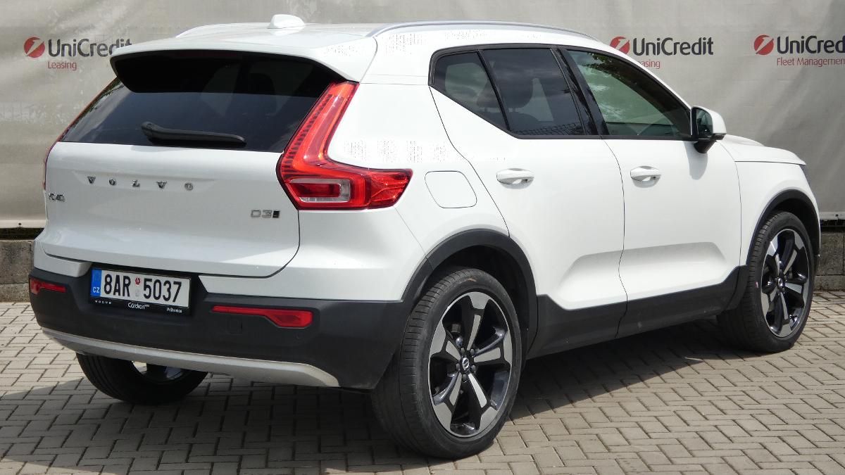 Volvo XC40, D3 Drive-E AWD Momentum - fotka 3