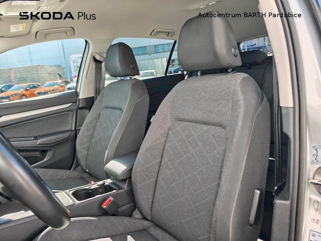 Volkswagen Golf, Variant / 1,5 eTSI / 110 kW / - fotka 6