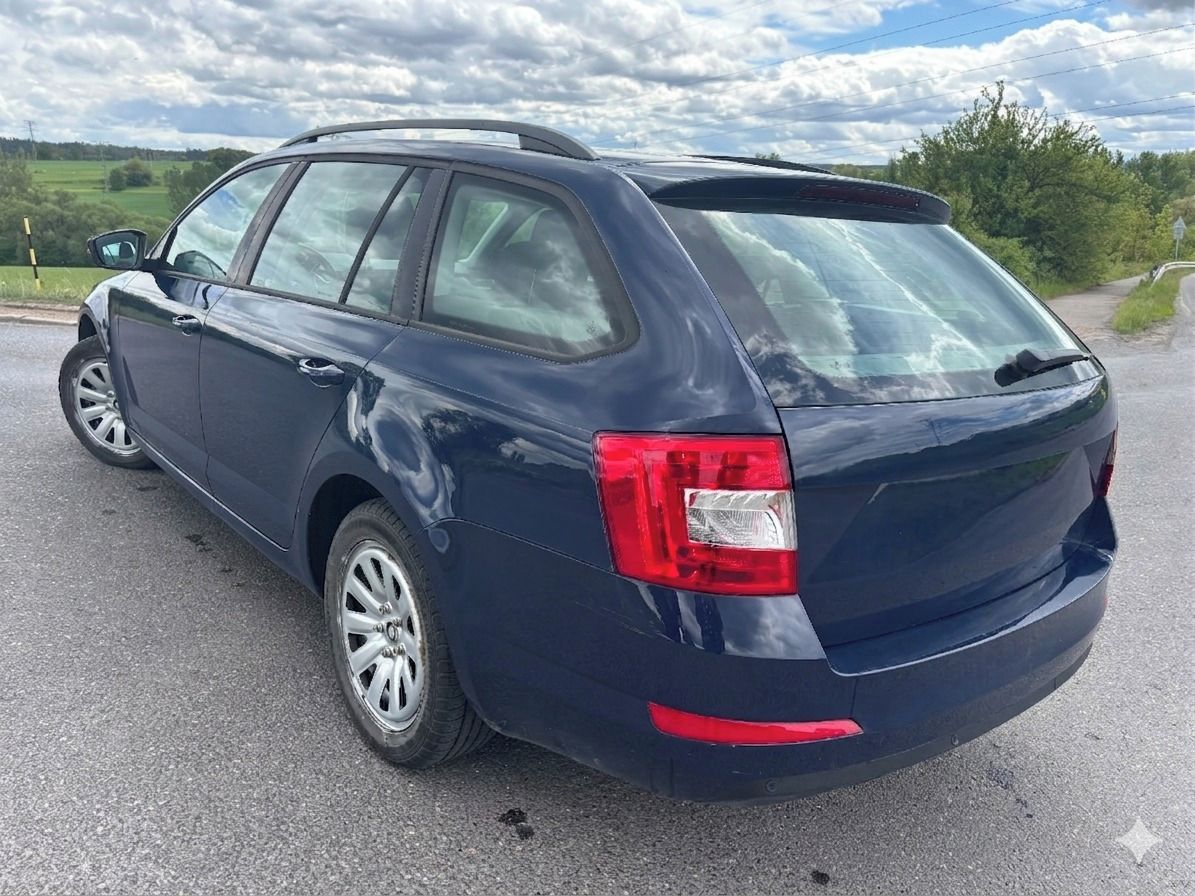 Škoda Octavia, Škoda Octavia Combi 1.6 TDI - fotka 2