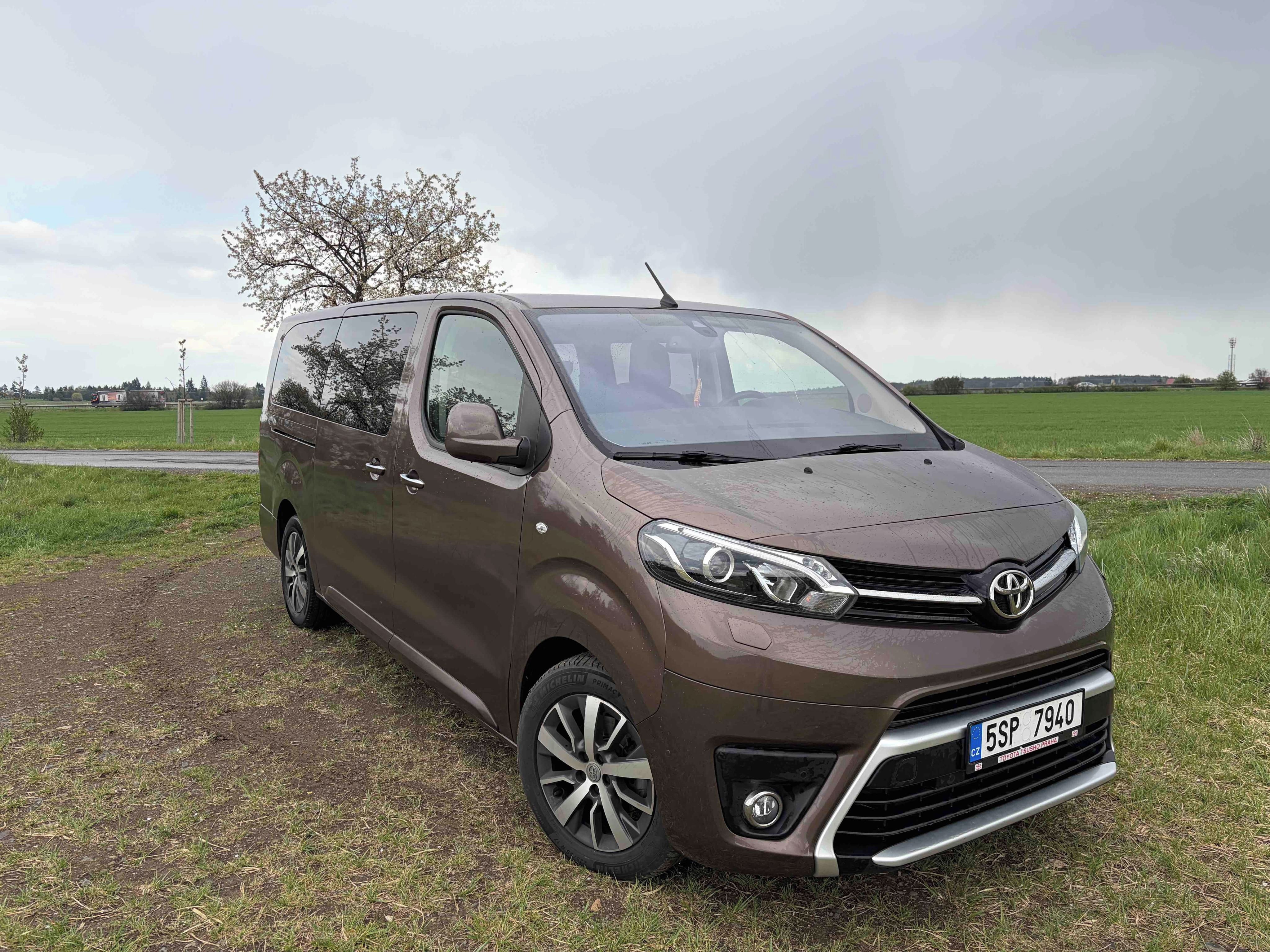 Toyota Proace Verso, 2.0 D-4D 14 AT - fotka 2
