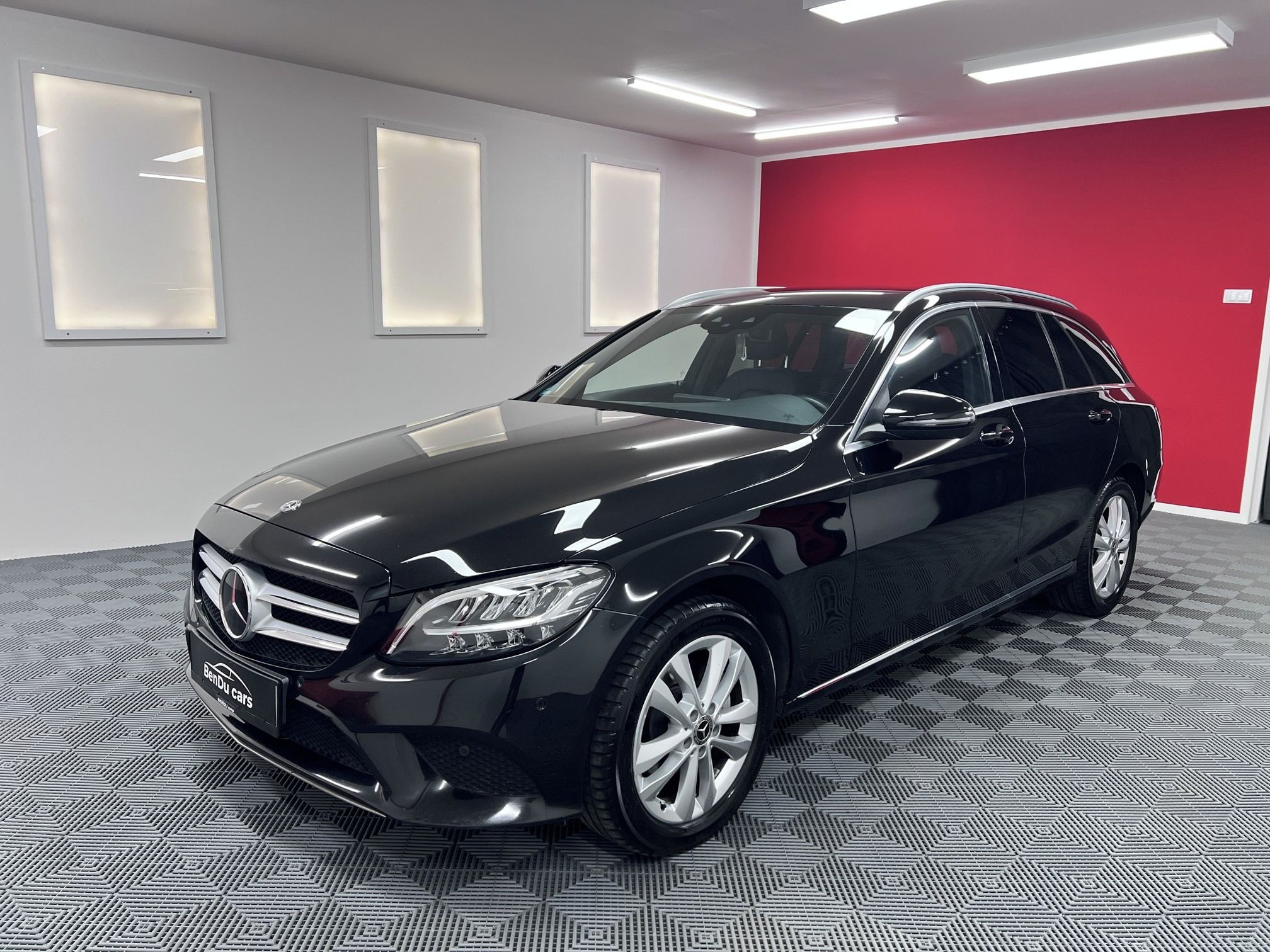Mercedes-Benz Třídy C, 220d 143 kW 4-Matic Servis
