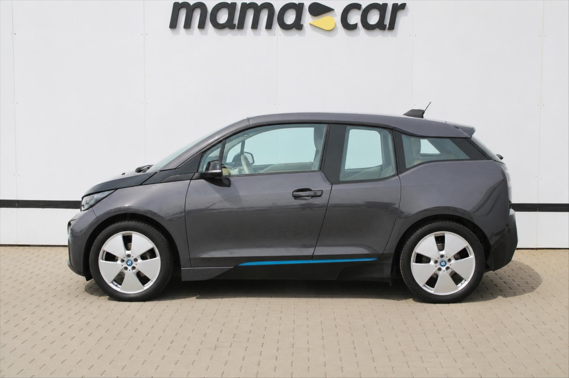 BMW i3, 60aH 125kW SoH 80% NAVI ČR - fotka 4