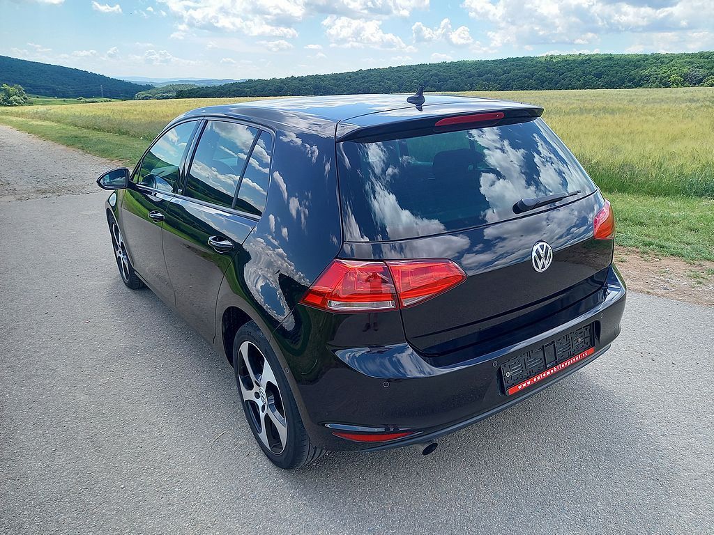 Volkswagen Golf, 1.6Tdi 81kw DSG+klima+alu+Navi - fotka 4