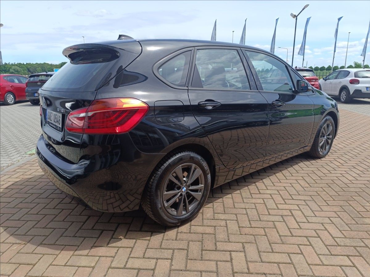BMW Řada 2, 1,5 218i Automat Active tourer - fotka 5
