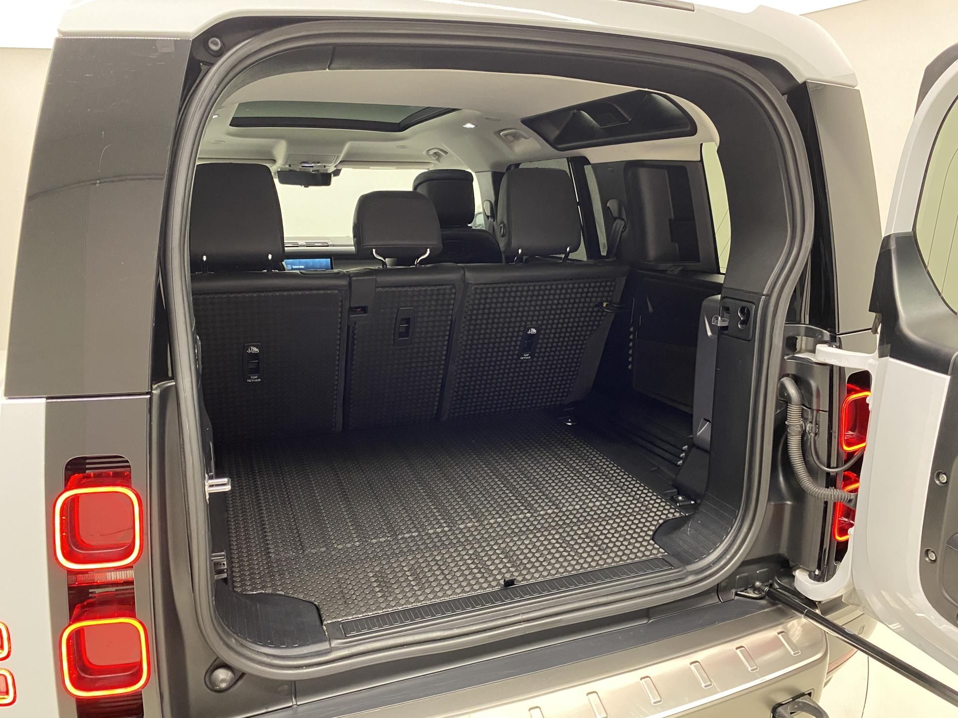 Land Rover Defender, 110 P400 HSE AWD AUT CZ - fotka 6