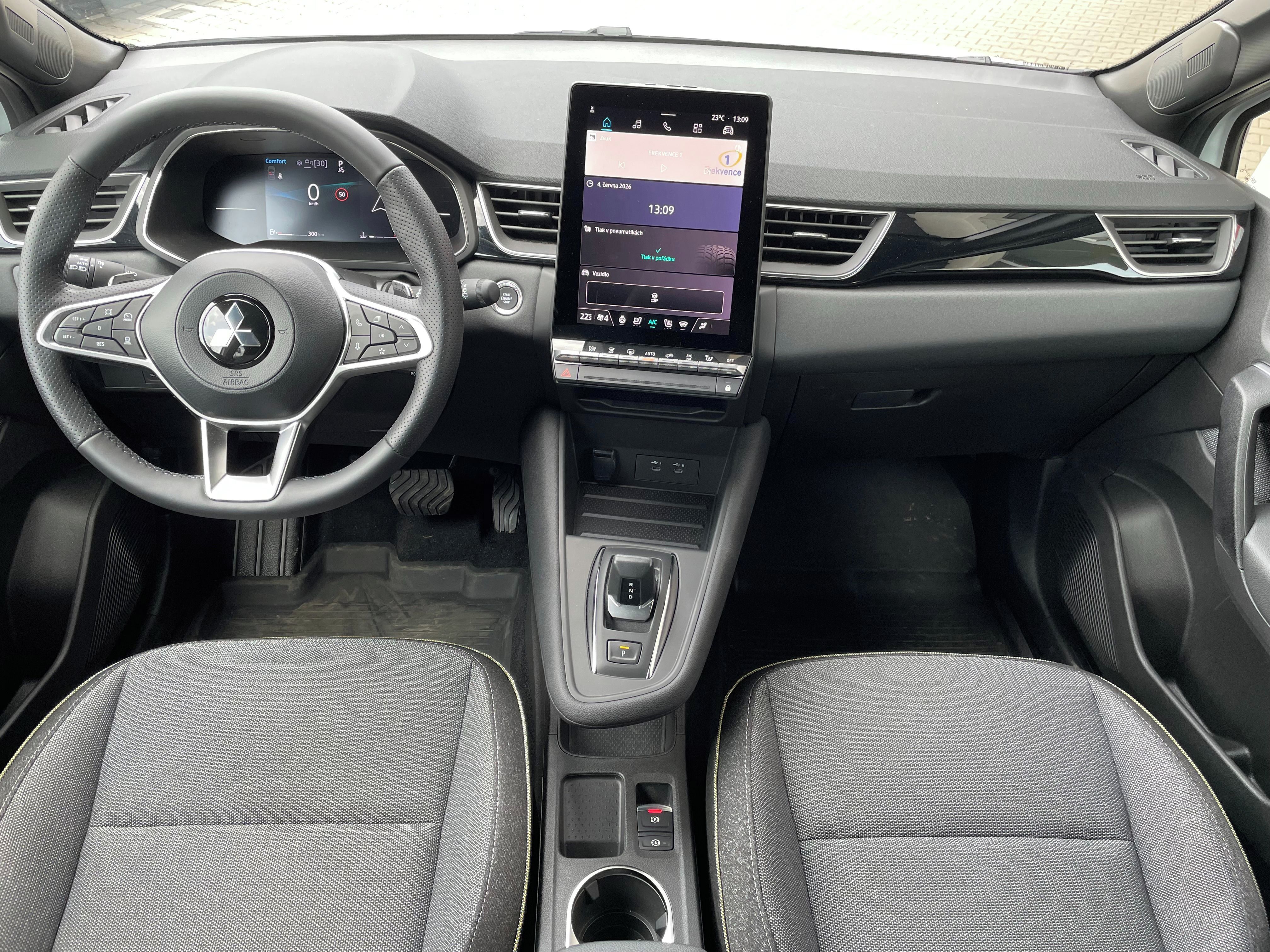 Mitsubishi Grandis, 1.3 DI-T AT INTENSE+ - fotka 6