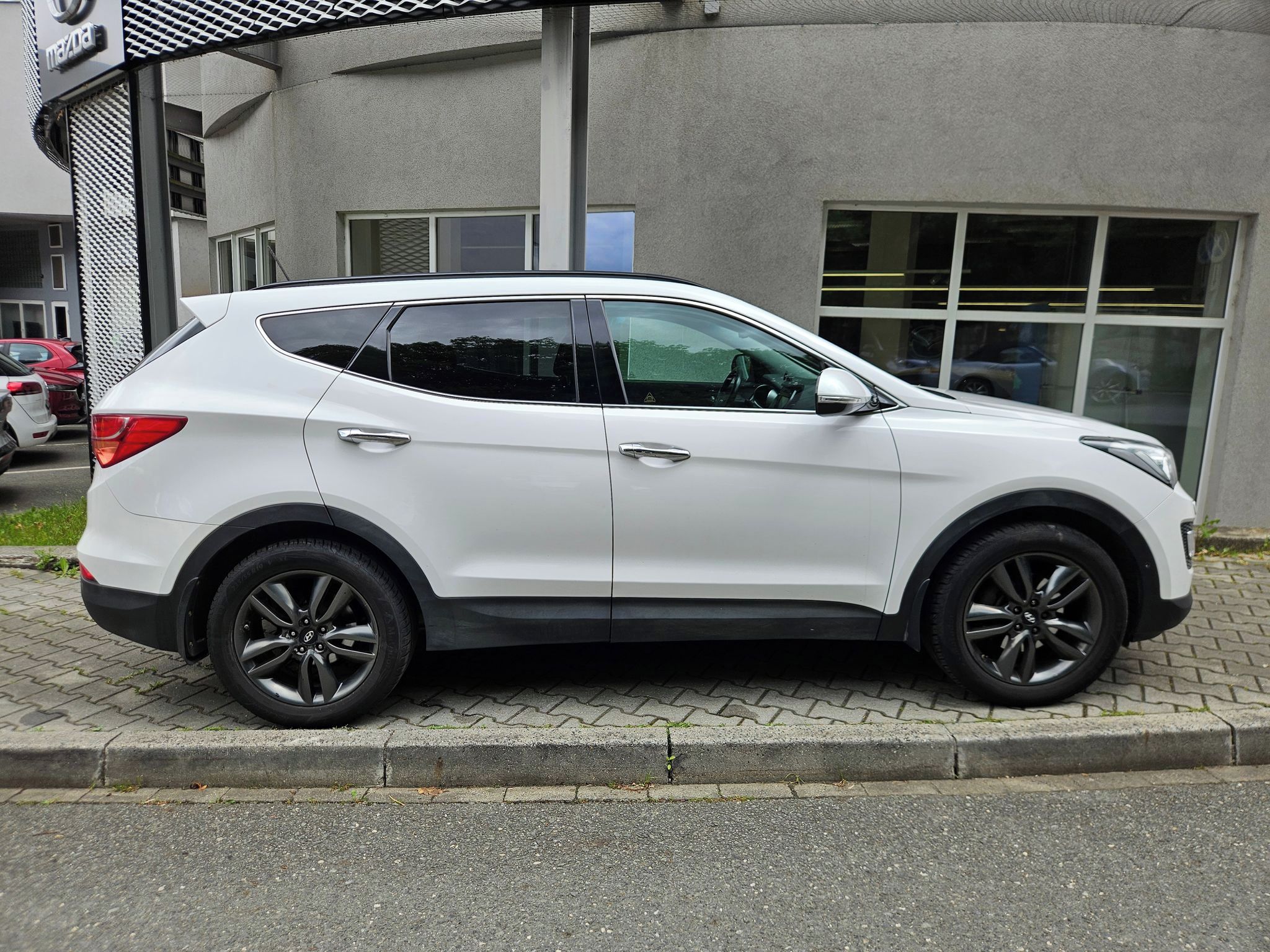 Hyundai Santa Fe, 2.2CRDi Premium,serv.kn.,1.maj - fotka 6