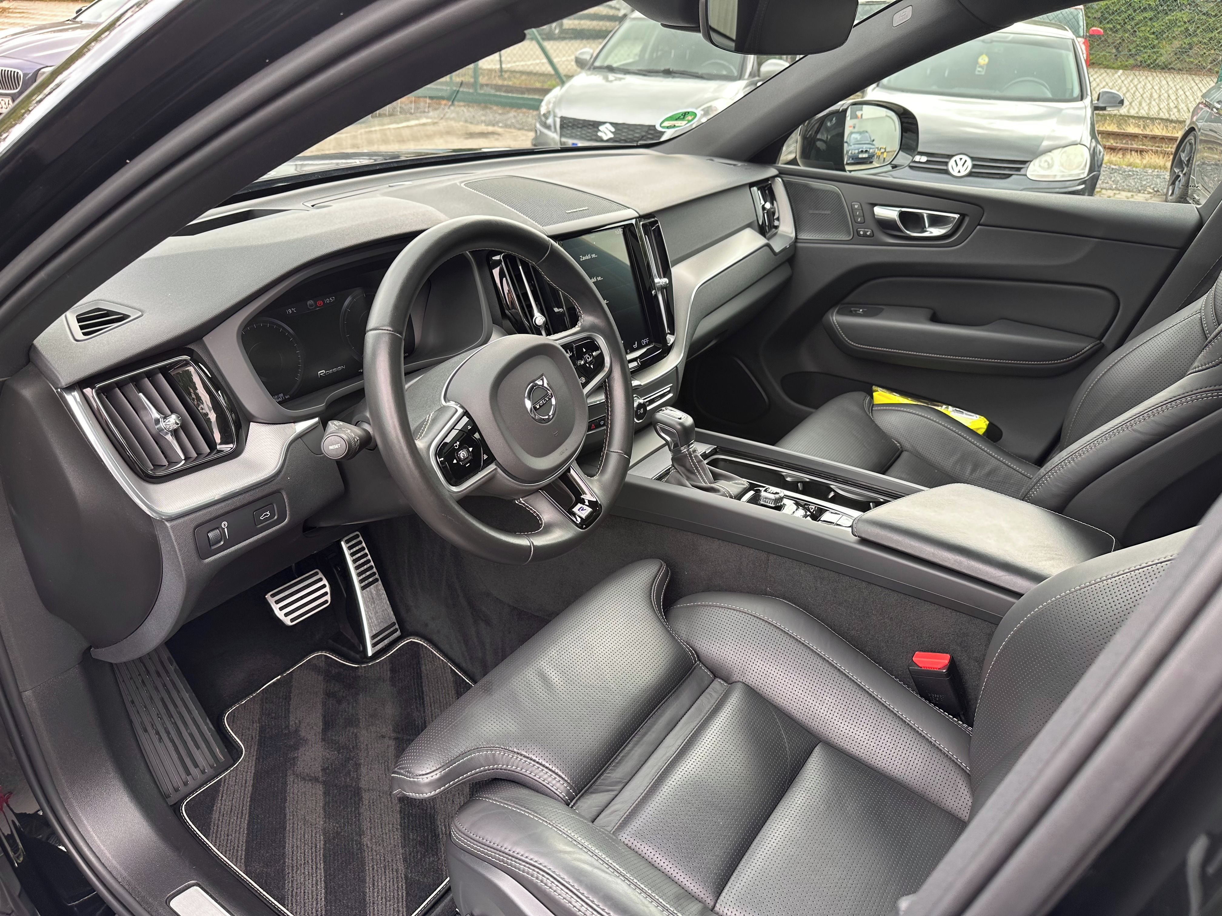 Volvo XC60, Volvo XC60 D4 140 kW - fotka 3
