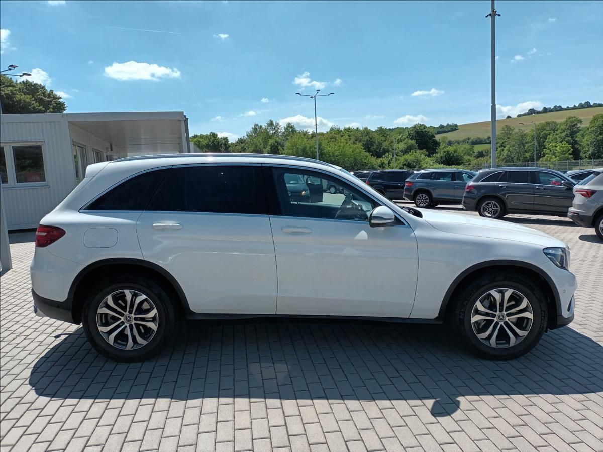 Mercedes-Benz GLC, 2,1 220D,ČR,1MAJ,KŮŽE,TZ,NAVI, - fotka 4