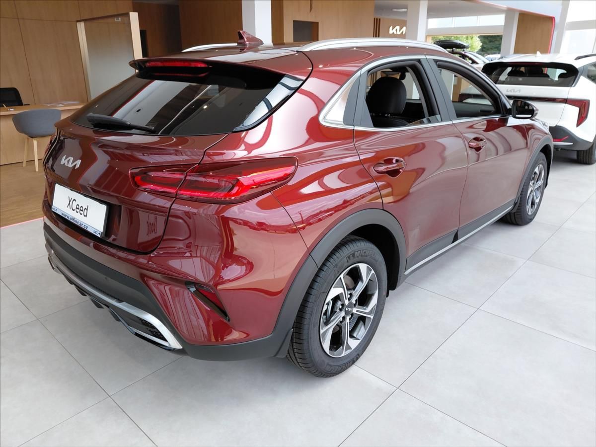 Kia XCee´d, 1,6   T-GDI 7DCT EXCLUSIVE - fotka 4