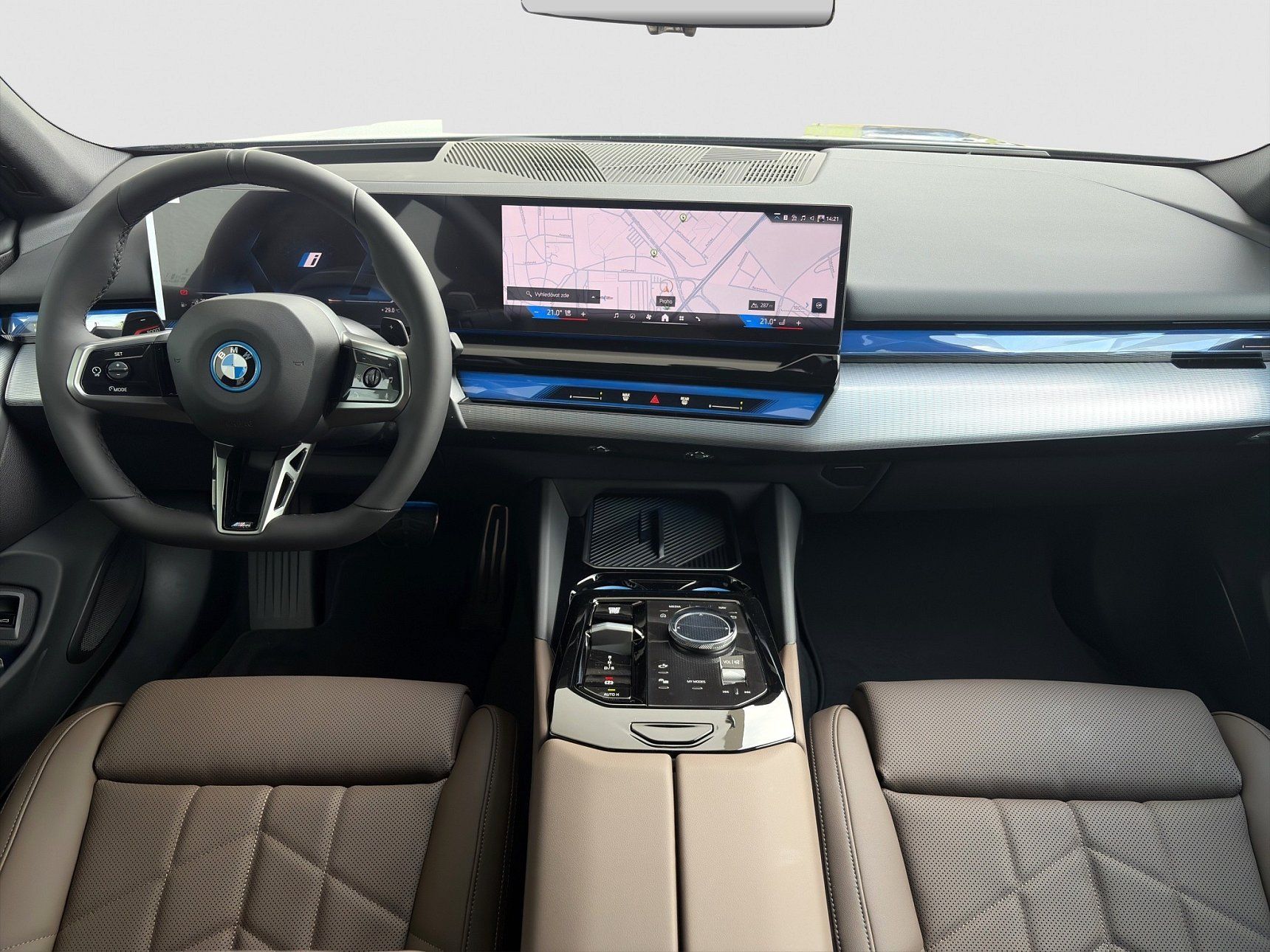 BMW Řada 5, | 550e xDrive Touring - fotka 5