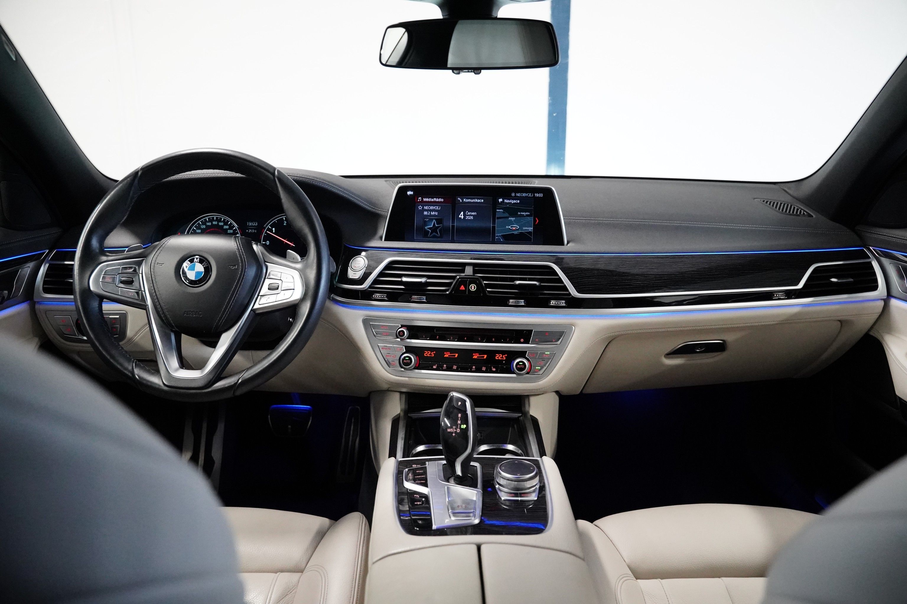 BMW Řada 7, 30D 195 kW xDrive - fotka 5