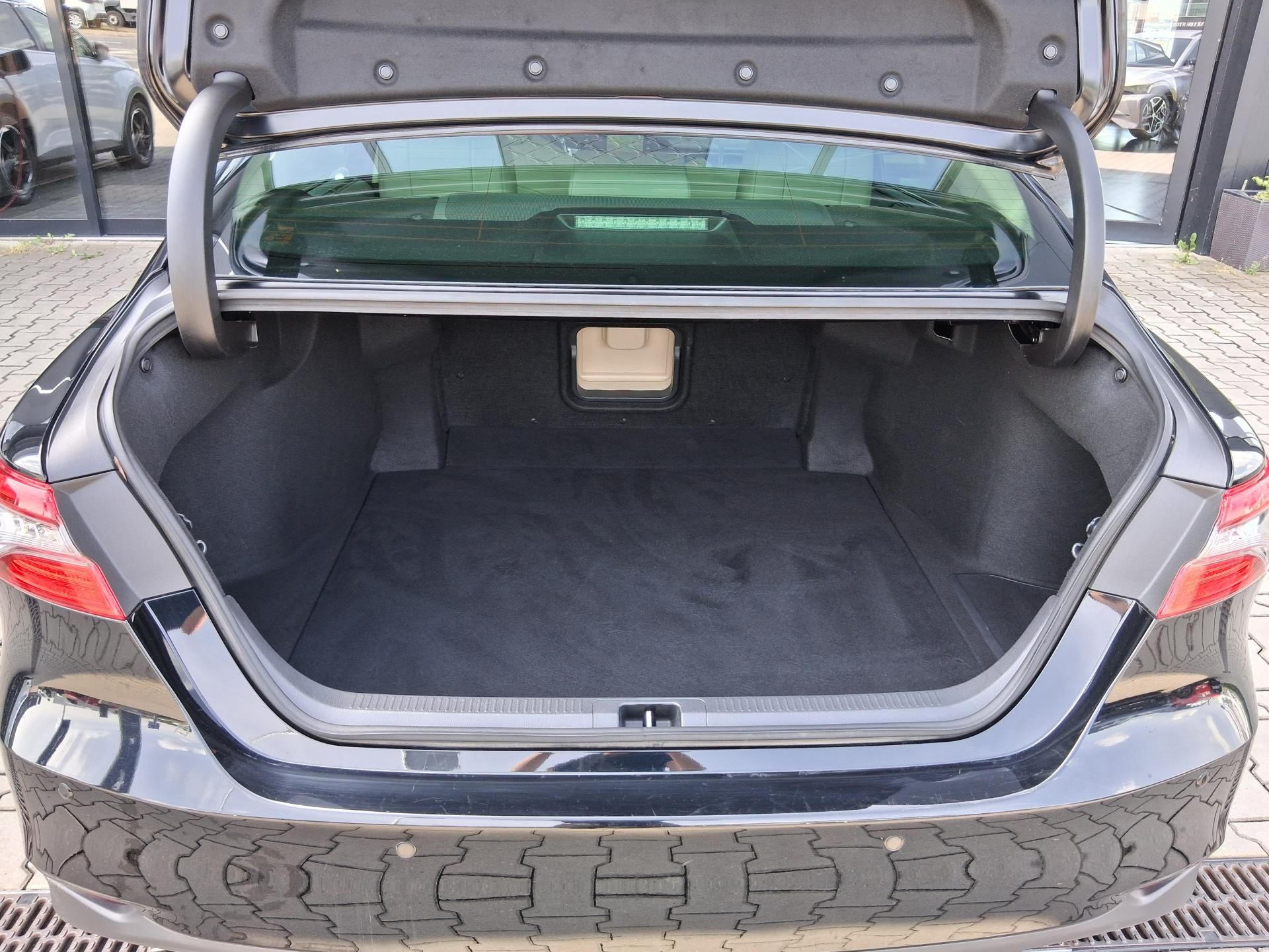 Toyota Camry, EXECUTIVE VIP 2.5 Hyb. 160kW - fotka 6
