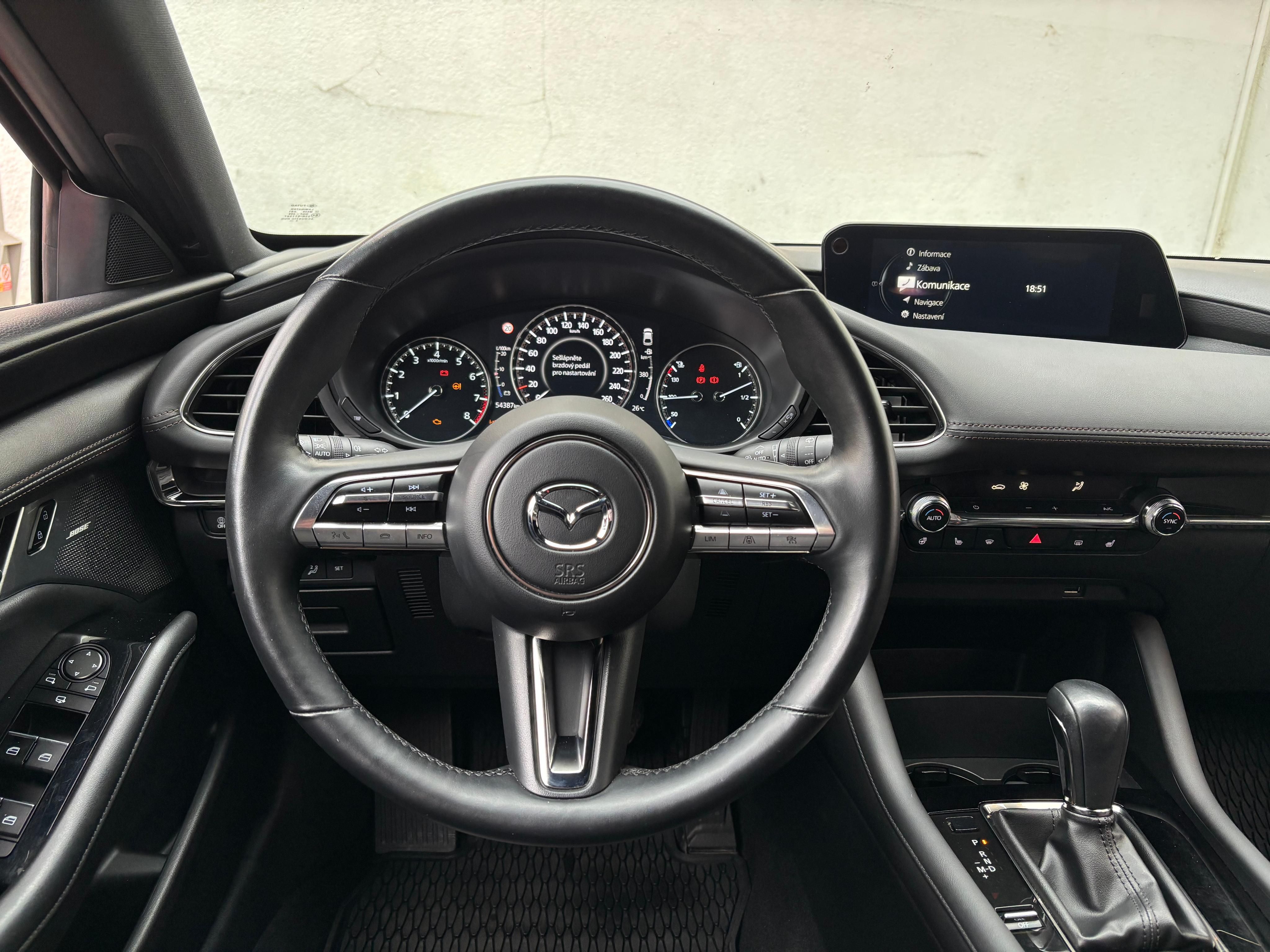 Mazda 3, Mazda 3 Hatchback e-Skyactiv X - fotka 6