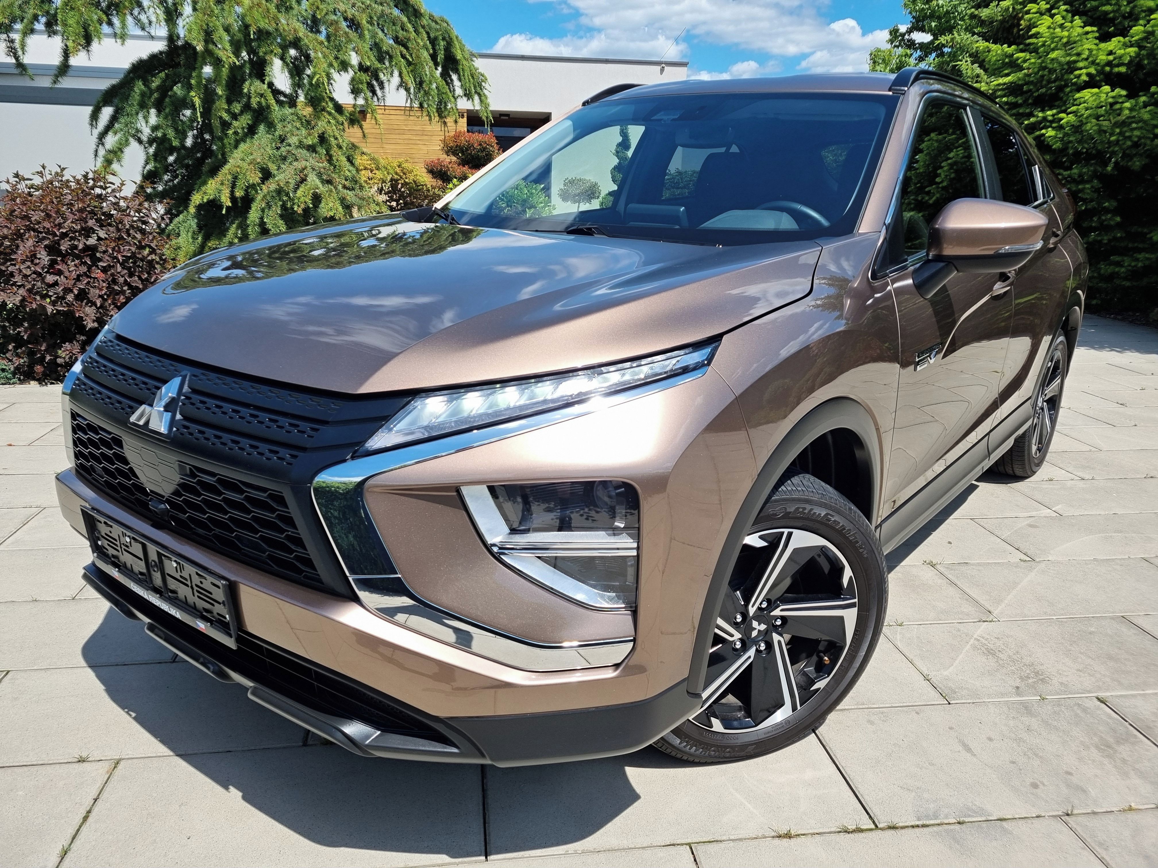 Mitsubishi Eclipse Cross, 2.4 PHEV,4x4,TOP STAV - fotka 2