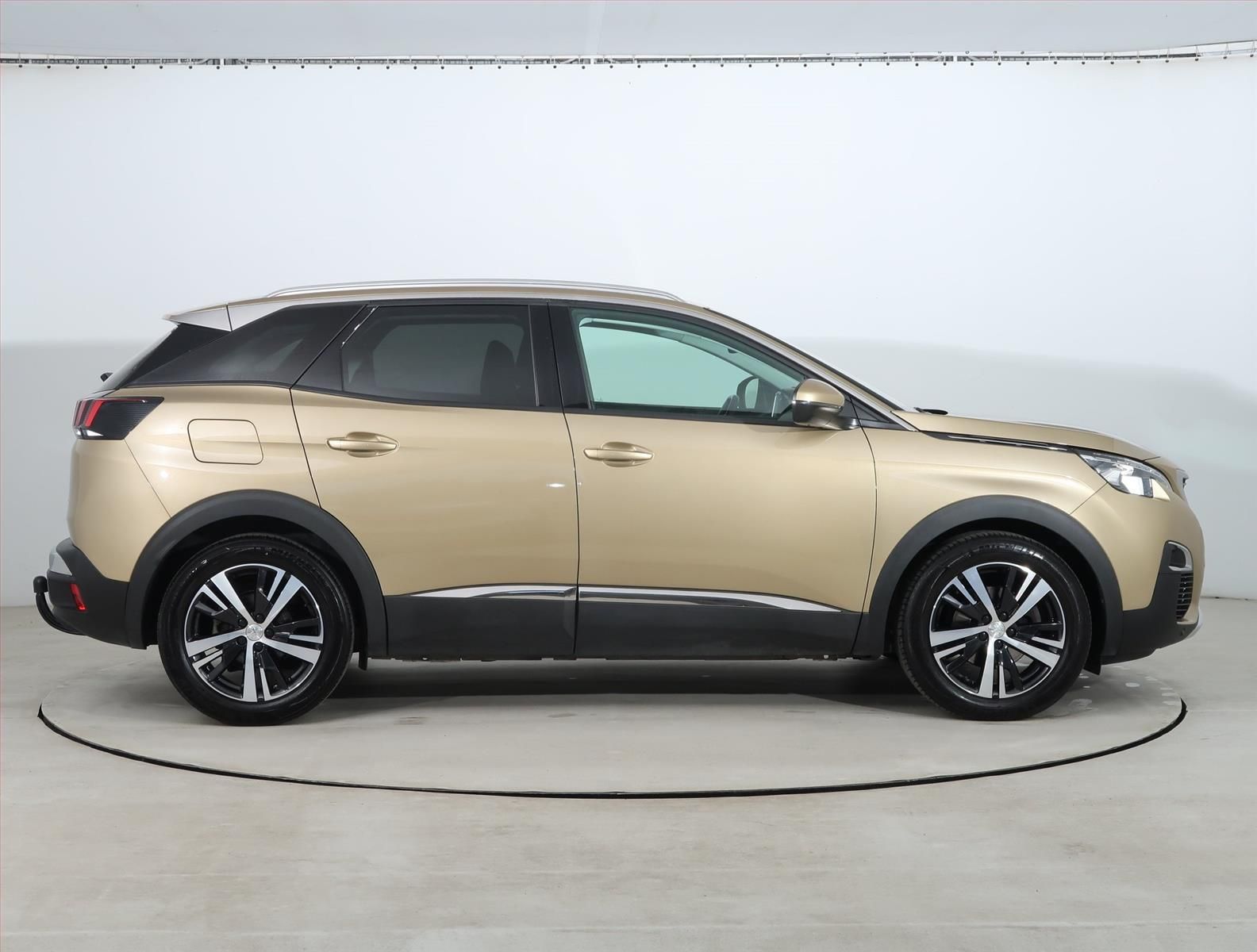 Peugeot 3008, 1.6 BlueHDi, Allure, Automat - fotka 6