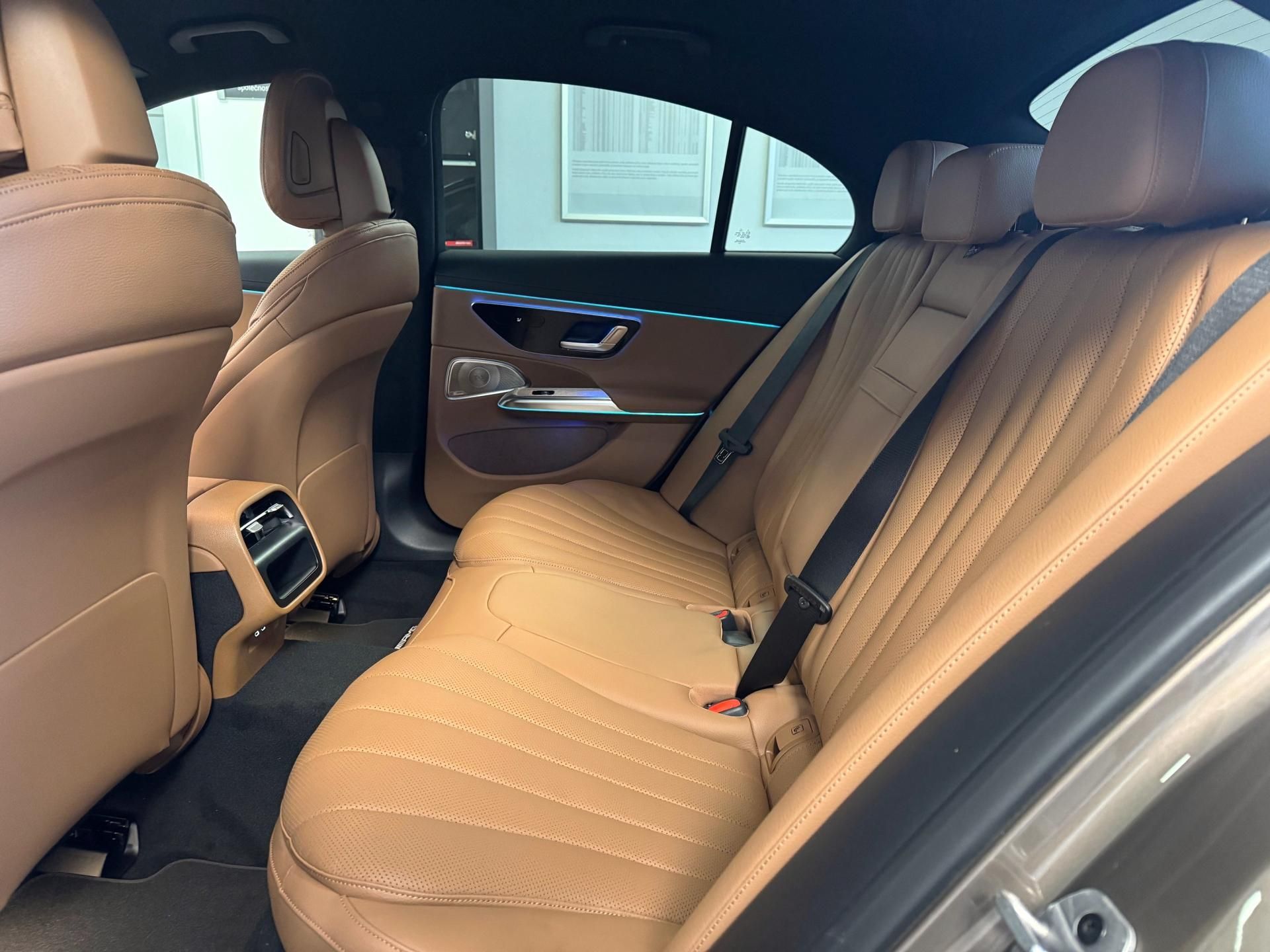 Mercedes-Benz Třídy E, E 300 e 4MATIC - fotka 3