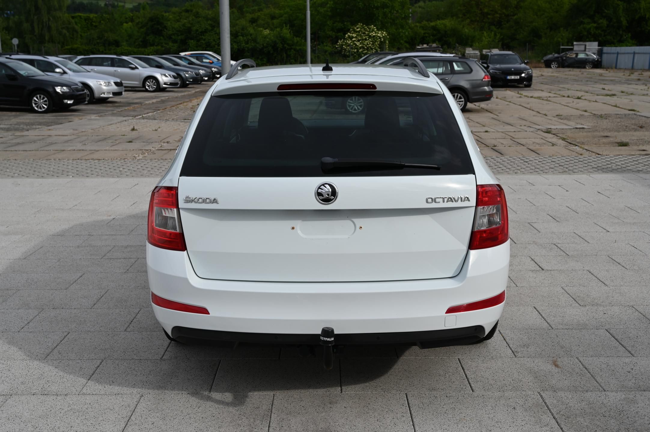 Škoda Octavia, 1.6TDI 77KW Edition 4/2015 - fotka 6