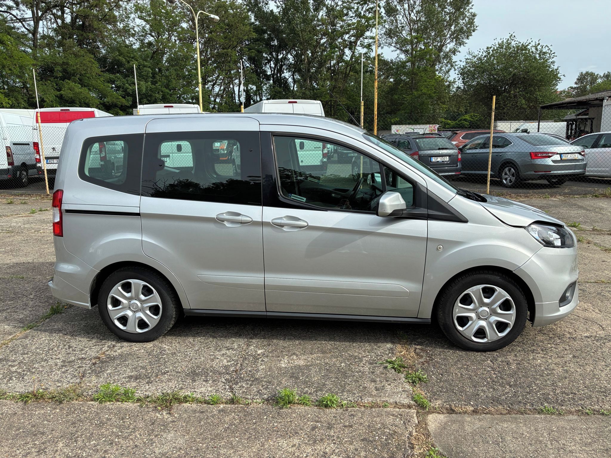 Ford Tourneo Courier, Tourneo Courier 1.5 TDCi ČR 1. - fotka 3