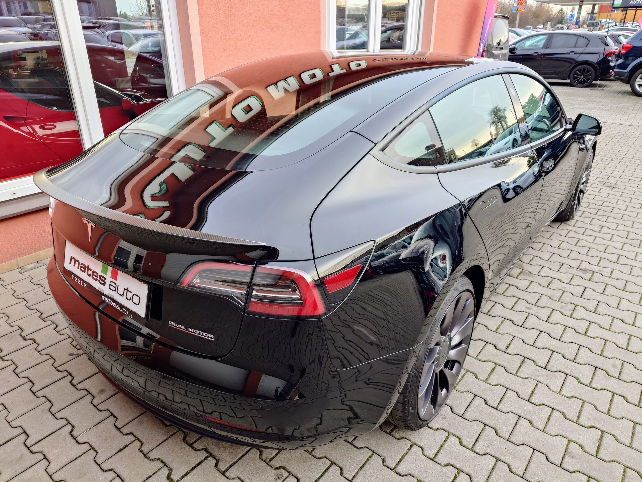 Tesla Model 3 - fotka 6