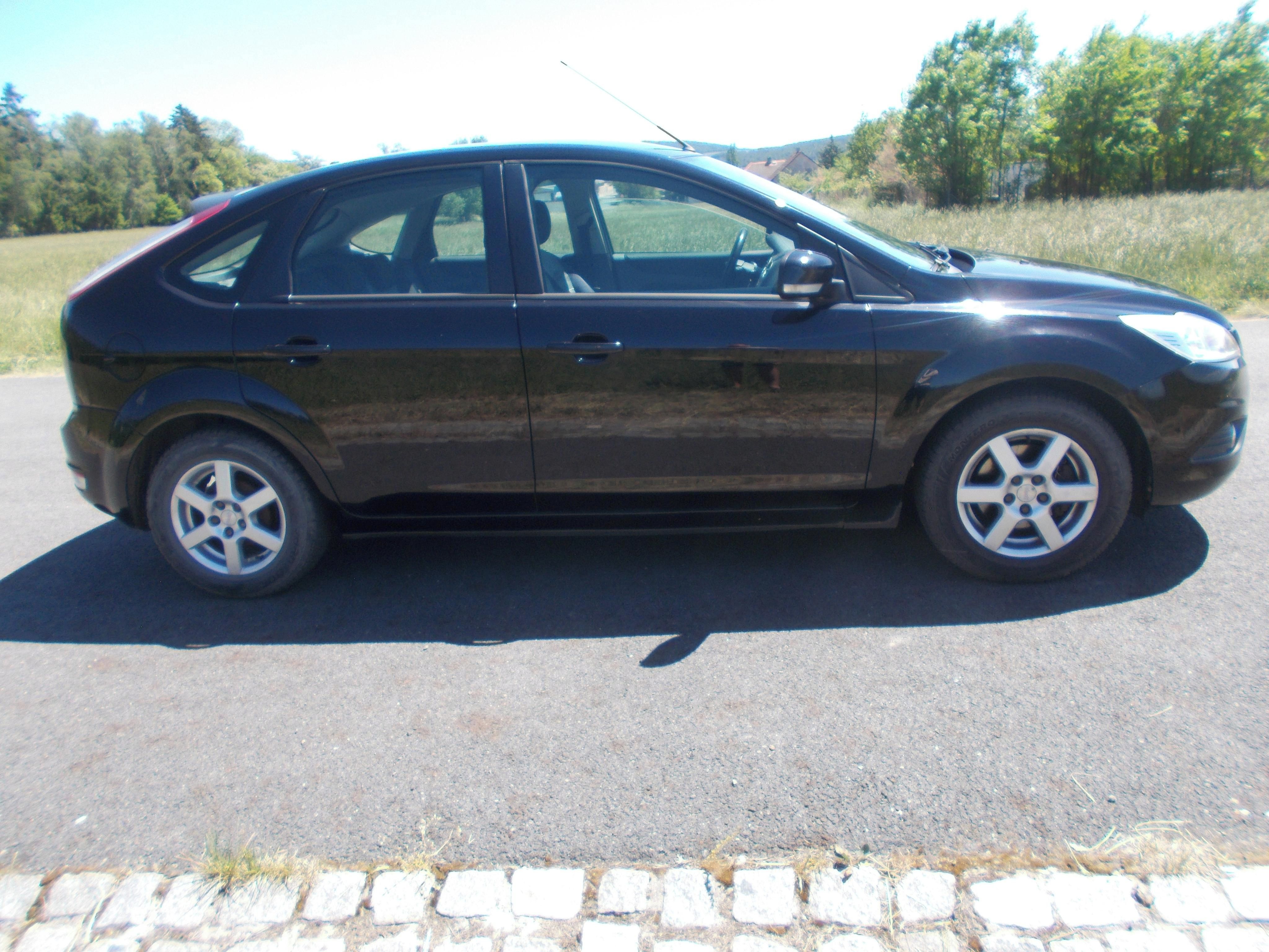 Ford Focus, 1,6 74 KW atraktivní auto - fotka 4