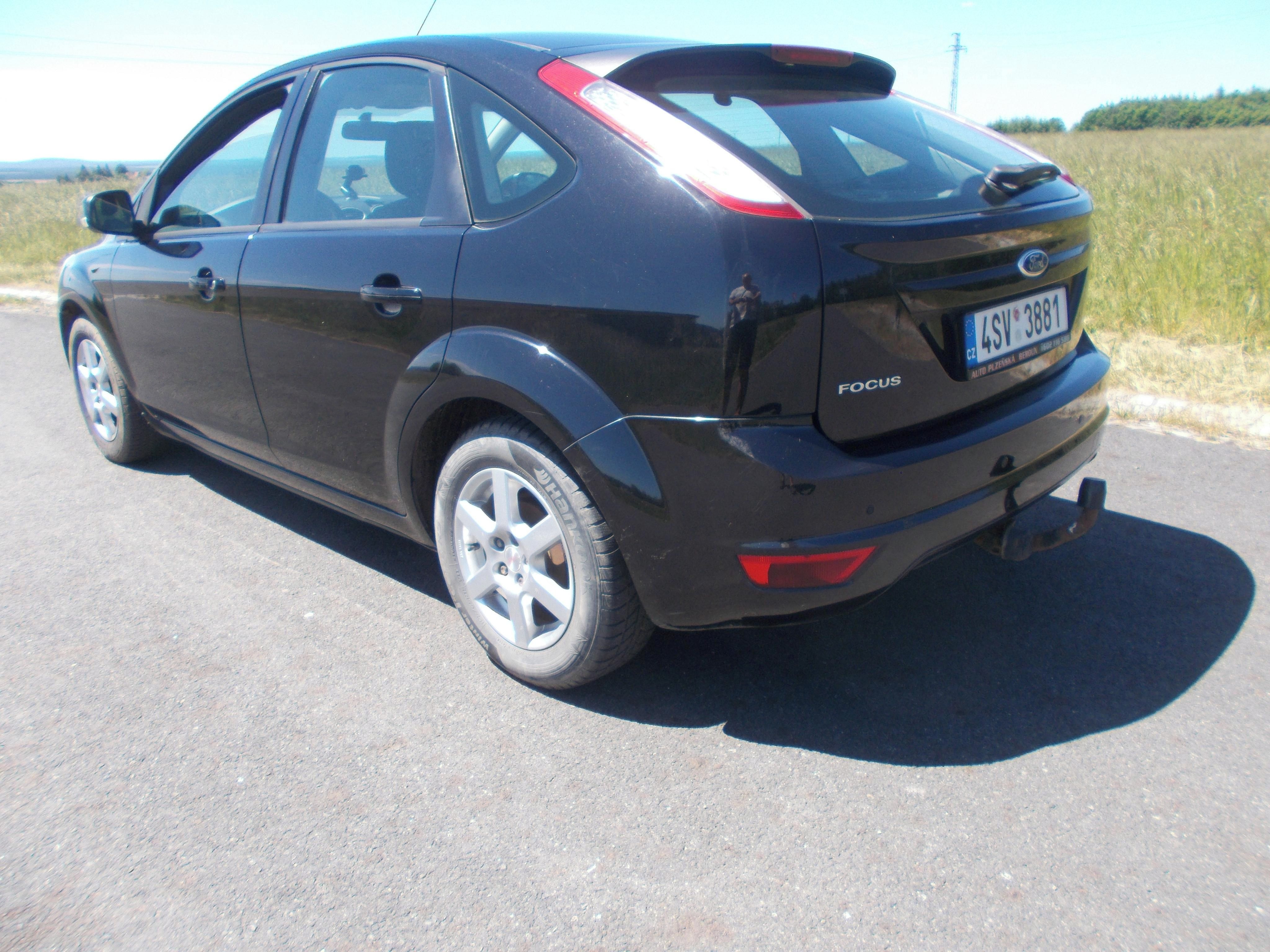 Ford Focus, 1,6 74 KW atraktivní auto - fotka 3