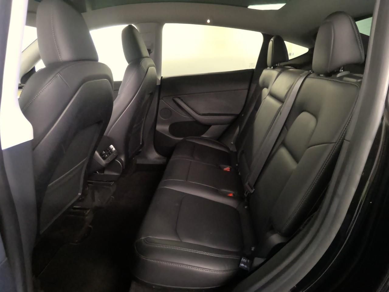 Tesla Model Y, RWD LED ACC       PŘIPRAVUJEME - fotka 6