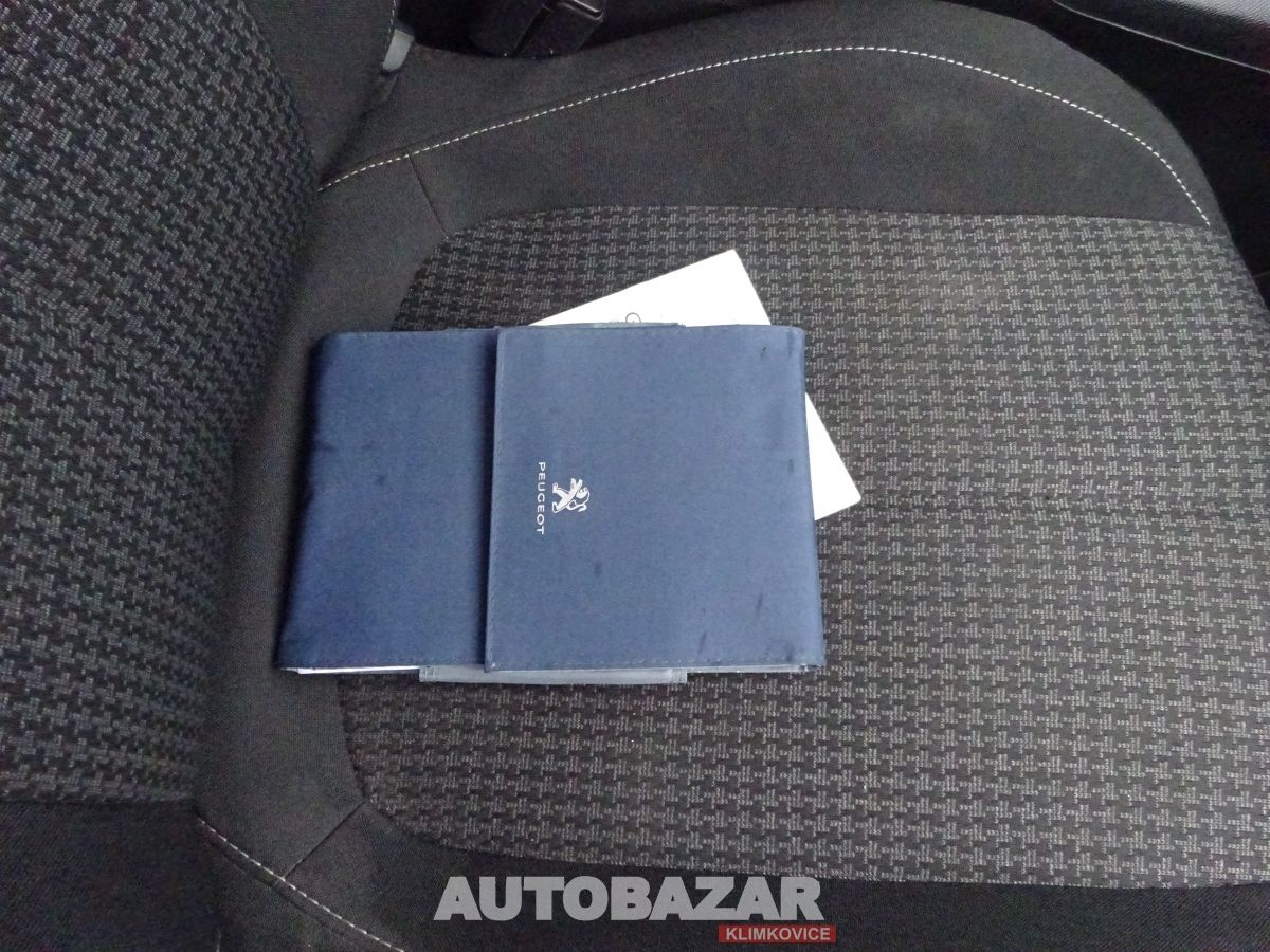 Peugeot 308, 1,2 PURETECH NOVE ROZVODY - fotka 2