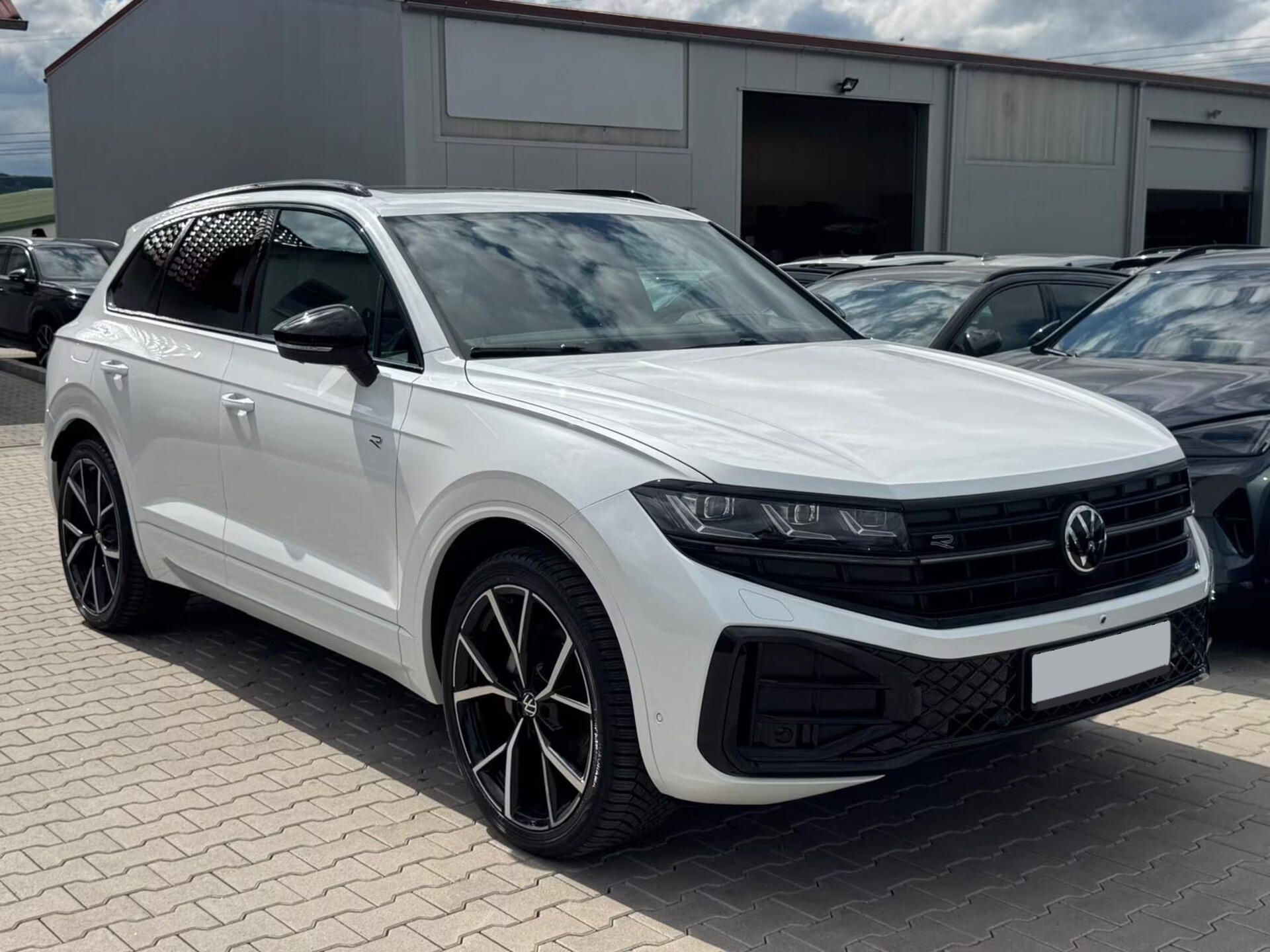 Volkswagen Touareg, TDI 210kW R-Line Pano HuD DYN - fotka 3