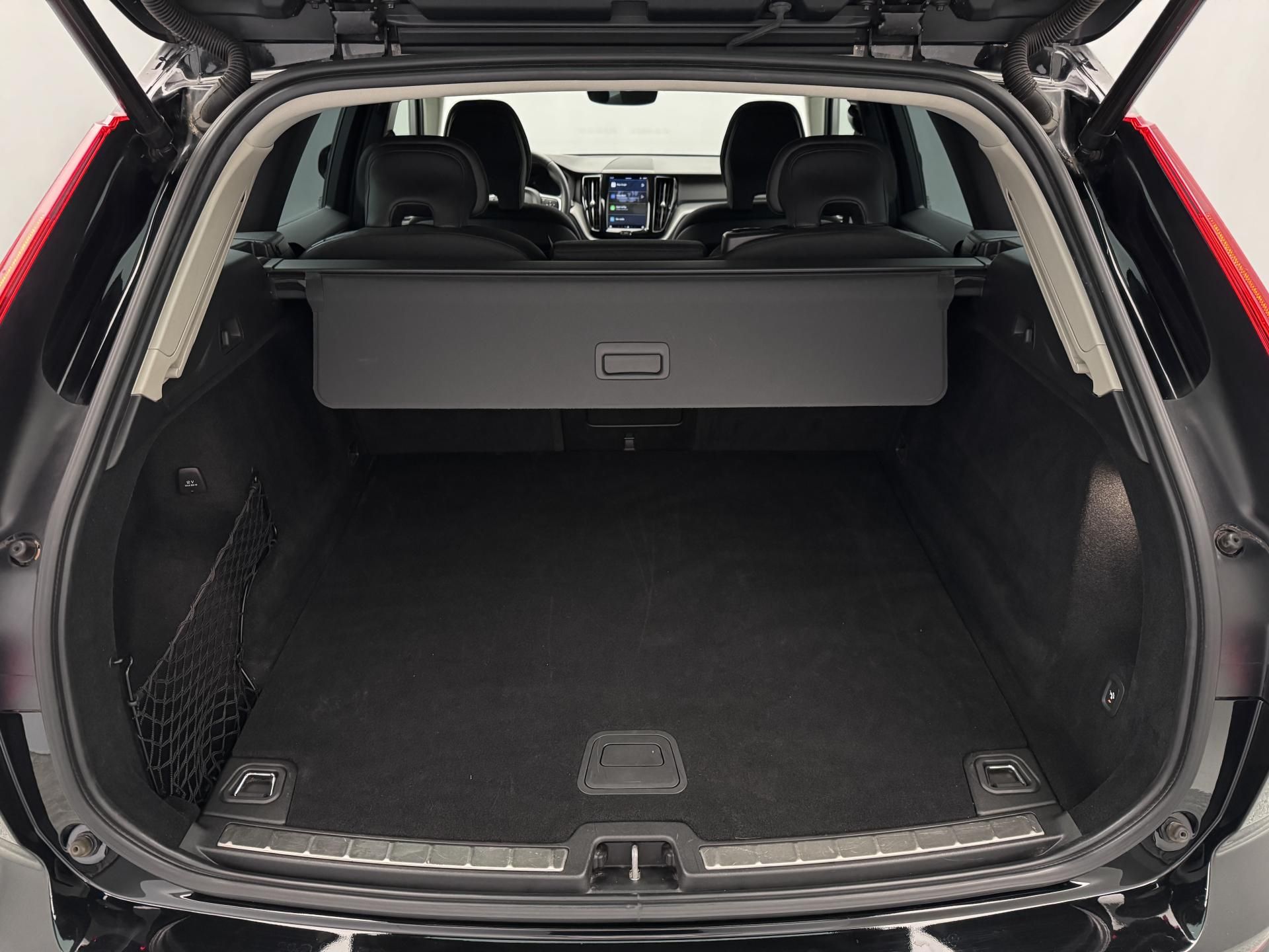 Volvo XC60, B5 AWD CORE AUT CZ 1.maj - fotka 5