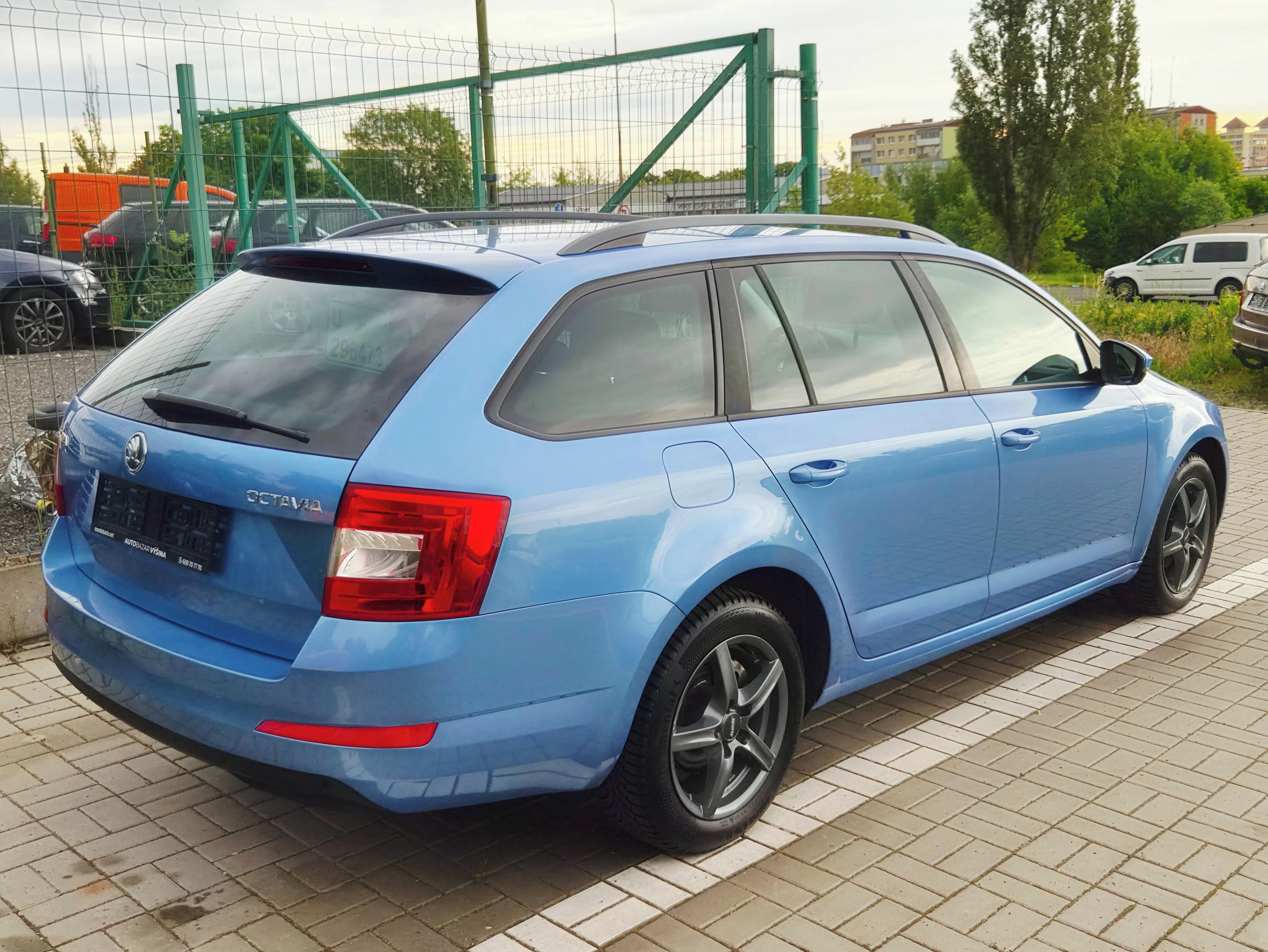 Škoda Octavia, 1.4i - serviska - fotka 5