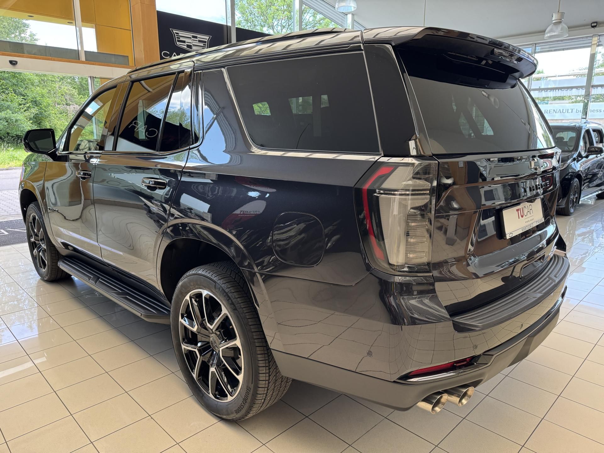 Chevrolet Tahoe, RST 6,2 V8 - fotka 3